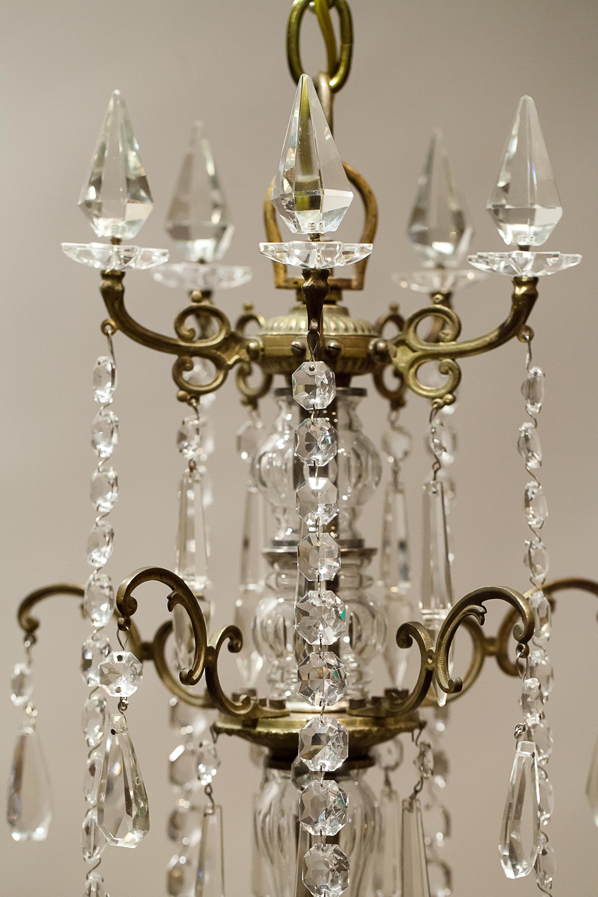 Napoleon III Fifteen-Light Gilt Brass and Crystal Chandelier, circa 1850, France In Good Condition For Sale In Alexandria, VA