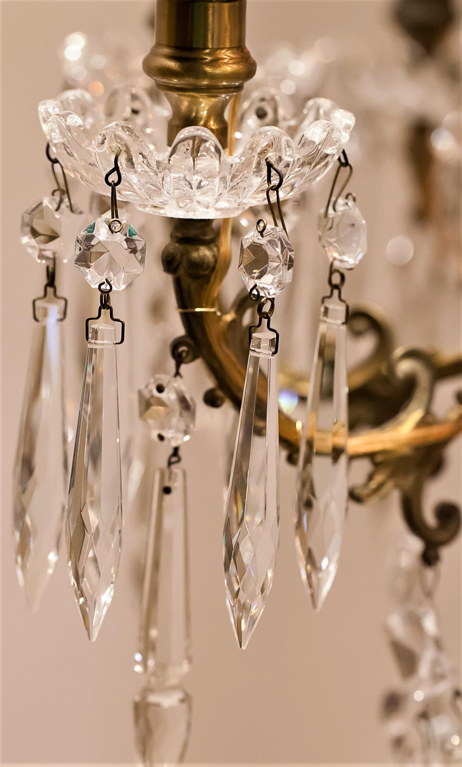 Napoleon III Fifteen-Light Gilt Brass and Crystal Chandelier, circa 1850, France For Sale 3