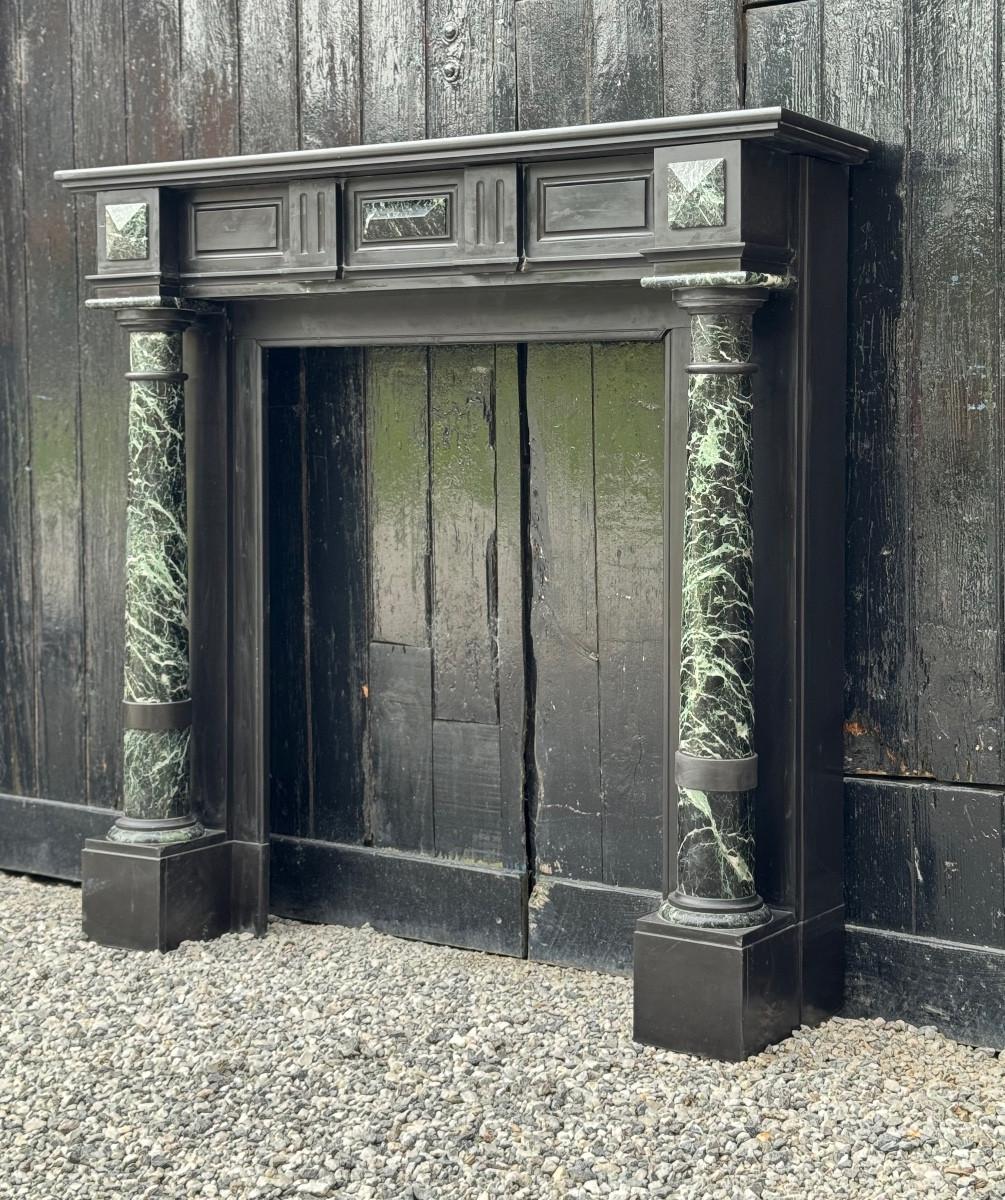 Napoleon III fireplace in Belgian black marble and antique green, circa 1880 For Sale 4