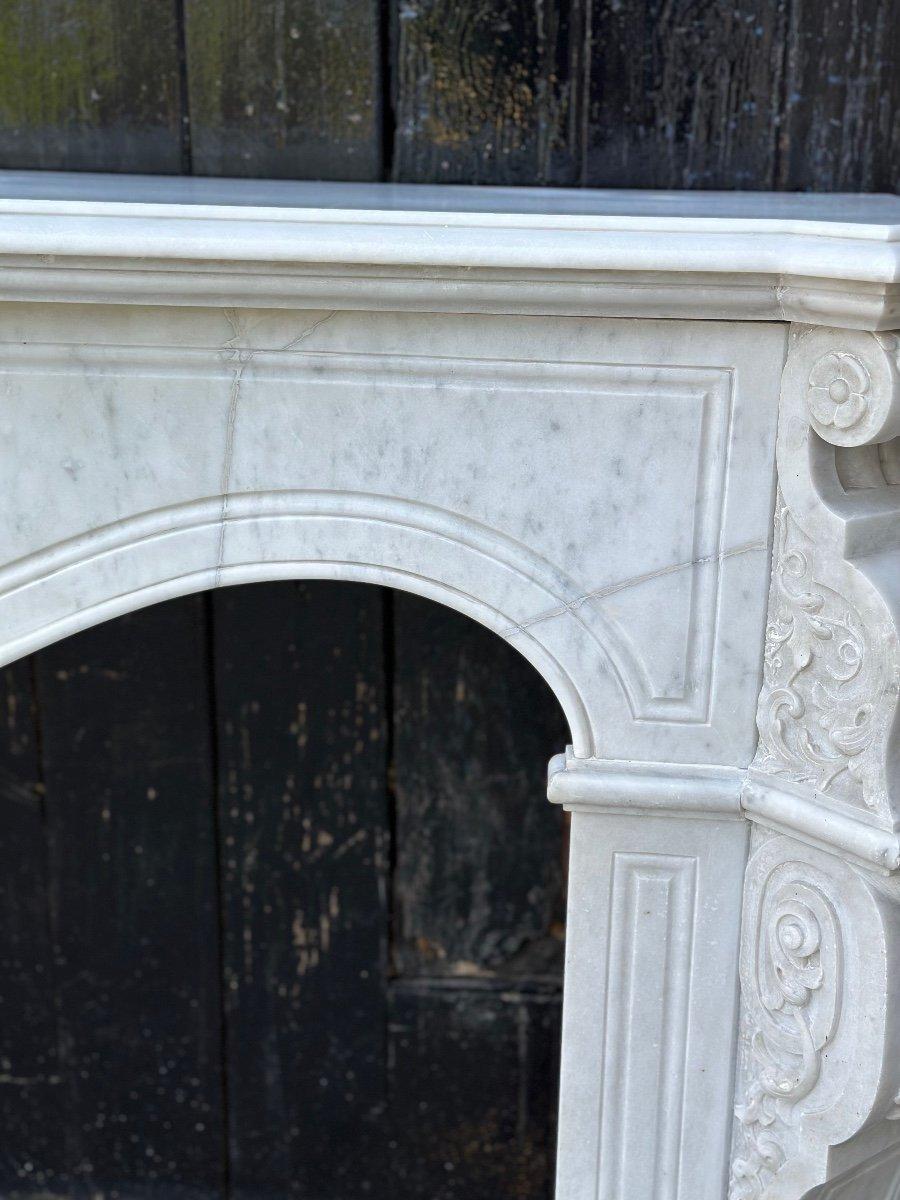 Napoleon III Fireplace in Carrara Marble, circa 1880 In Excellent Condition For Sale In Honnelles, WHT