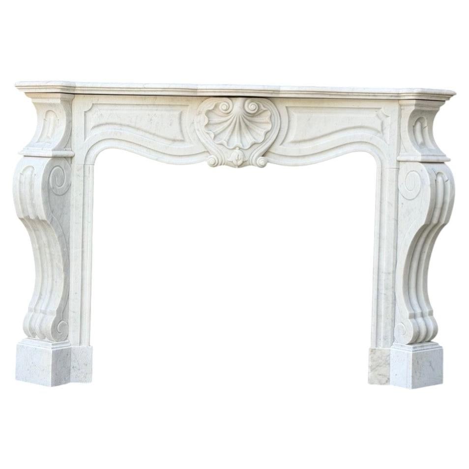 Napoleon III fireplace in white Carrara marble, around 1880 For Sale