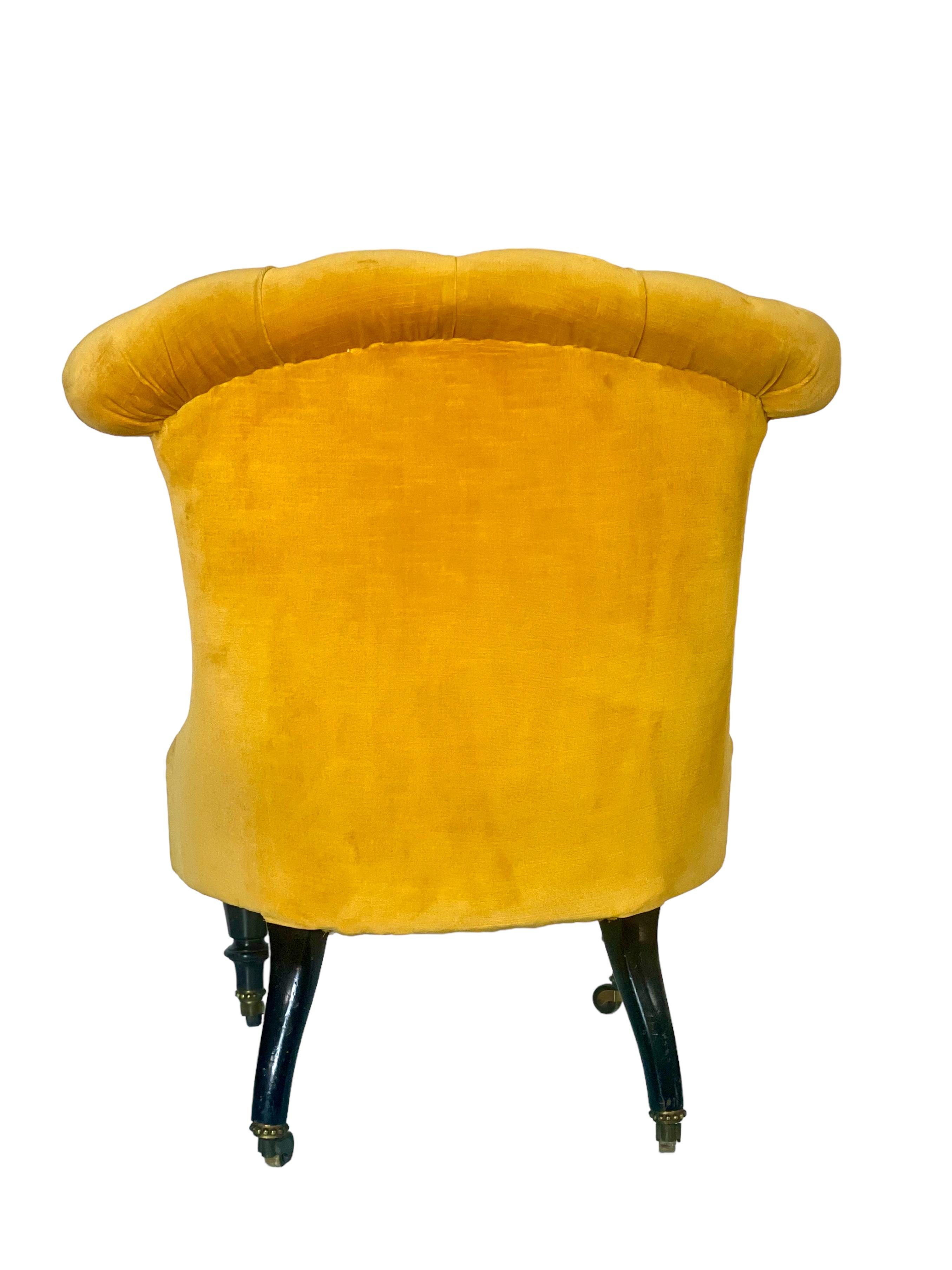 Französischer Sessel von 1860 und passender Fußschemel (Ebonisiert) im Angebot