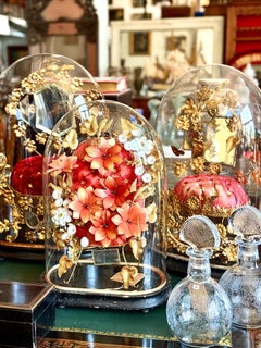 Napoleon III Floral Globe de Mariée under Original Glass Dome