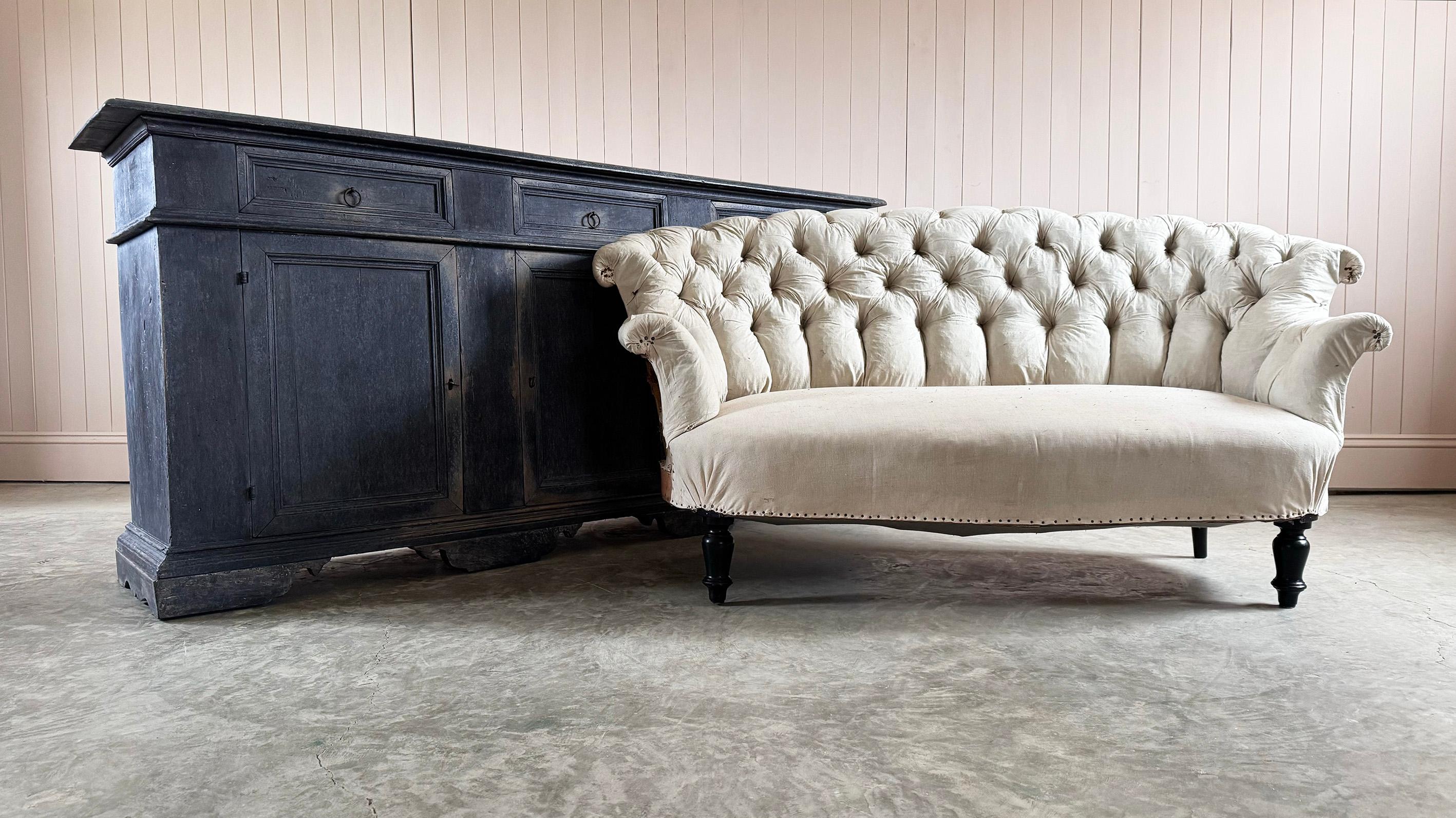 Napoleon III French Button Backed Sofa In Good Condition In Cirencester, GB