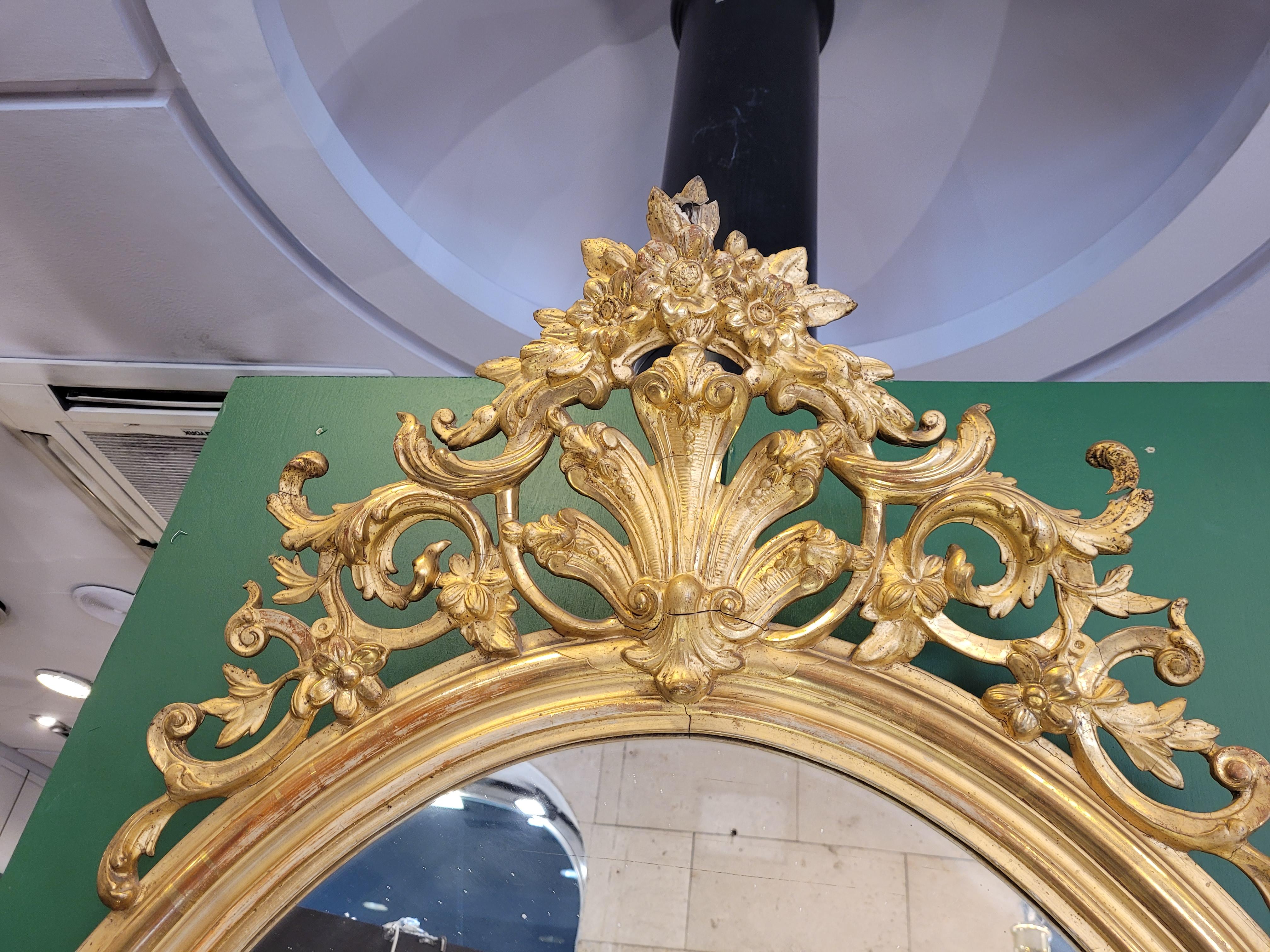 Late 19th Century Napoleón iii French Carved Golden Wood Oval Mirror
