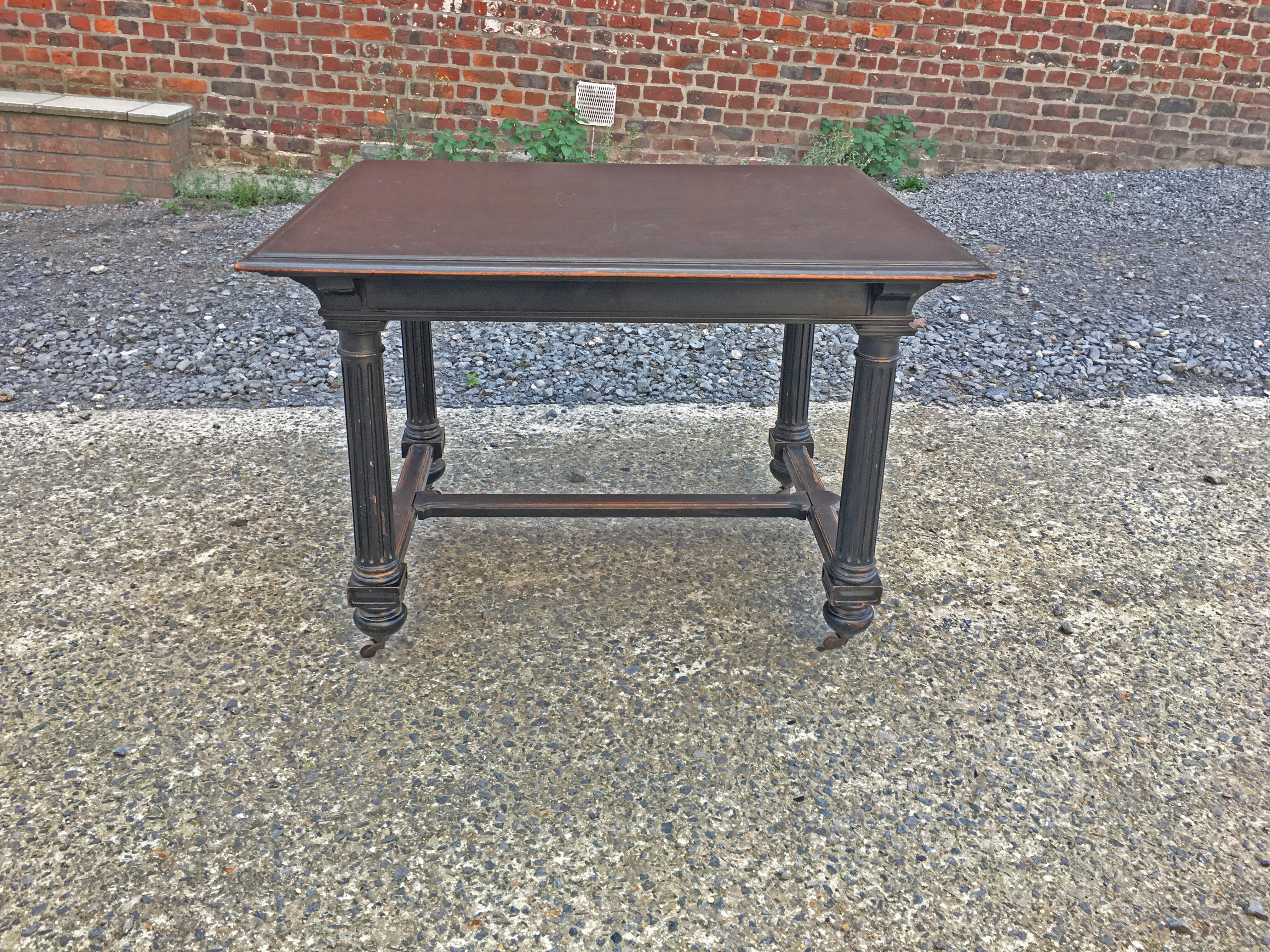 Napoleon III French Ebonized Walnut table, 1870s In Good Condition For Sale In Saint-Ouen, FR