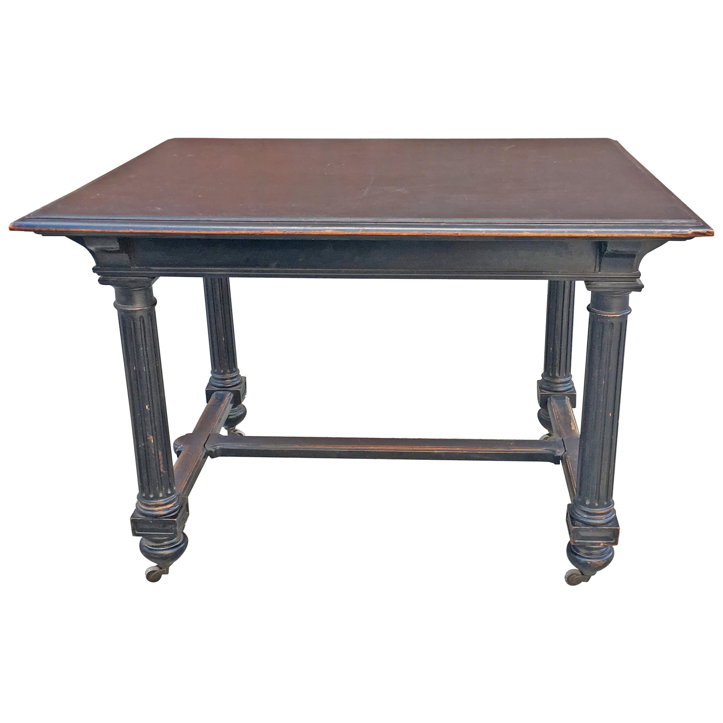 Französischer Tisch aus ebonisiertem Nussbaumholz im Stil Napoleons III., 1870er Jahre im Angebot
