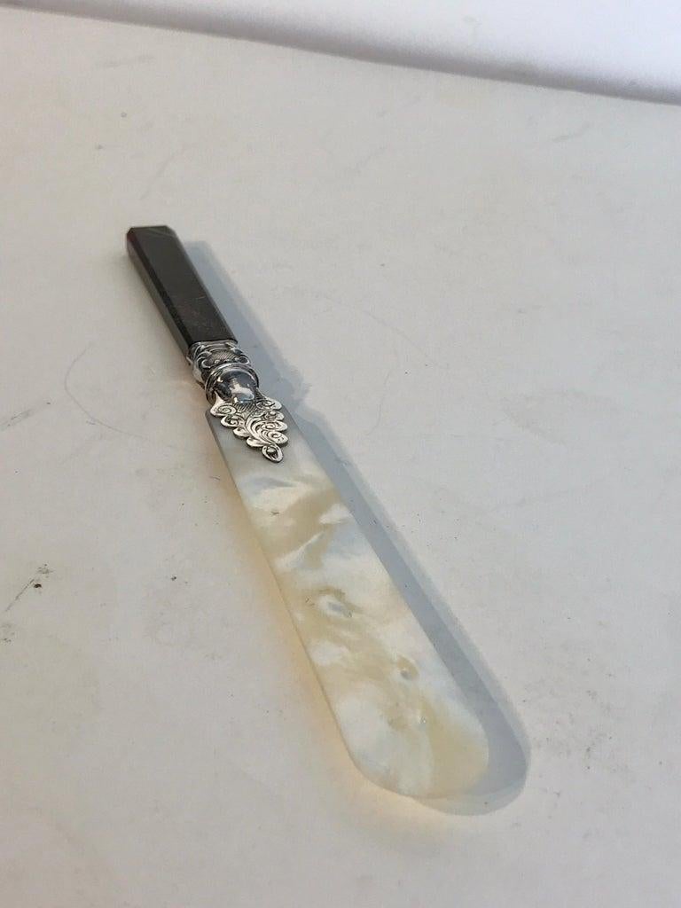 Velluto Set da scrittura Napoleone III in pelle francese con 3 pezzi in argento e agata in vendita