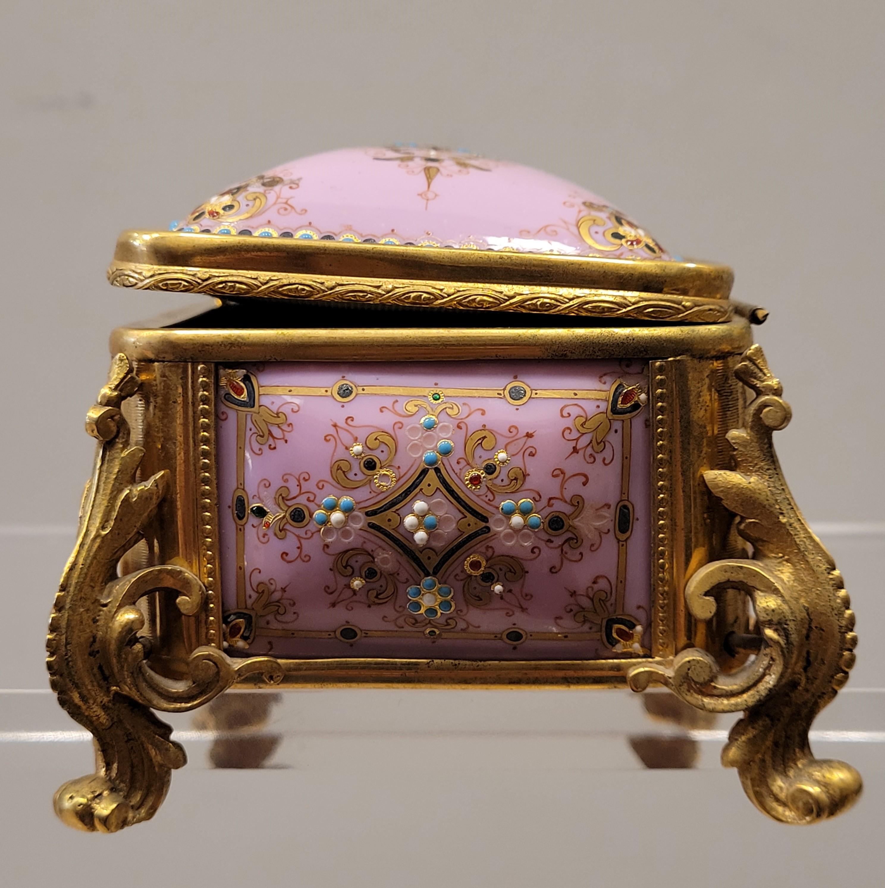 Napoleón III French Pink Enamel Jewelry Box, Ormolu 5
