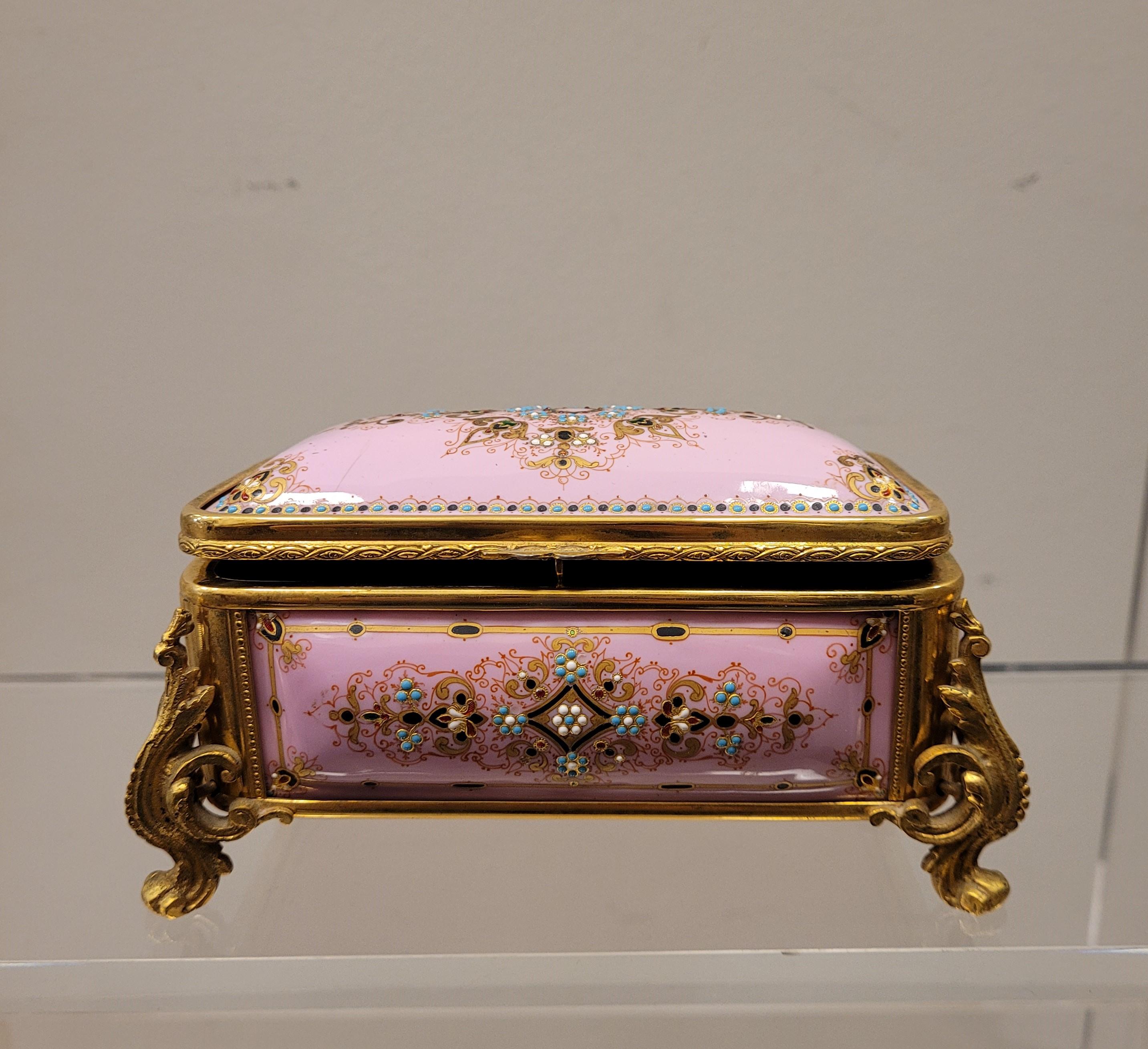Gorgeous and very beautiful small jewelry box – Napoleon III style jewelry box, also called Second Empire. It has a very Rococo design. Rococo tends towards fanciful, dynamic and curvilinear forms worked in infinite intertwining. In this piece,
