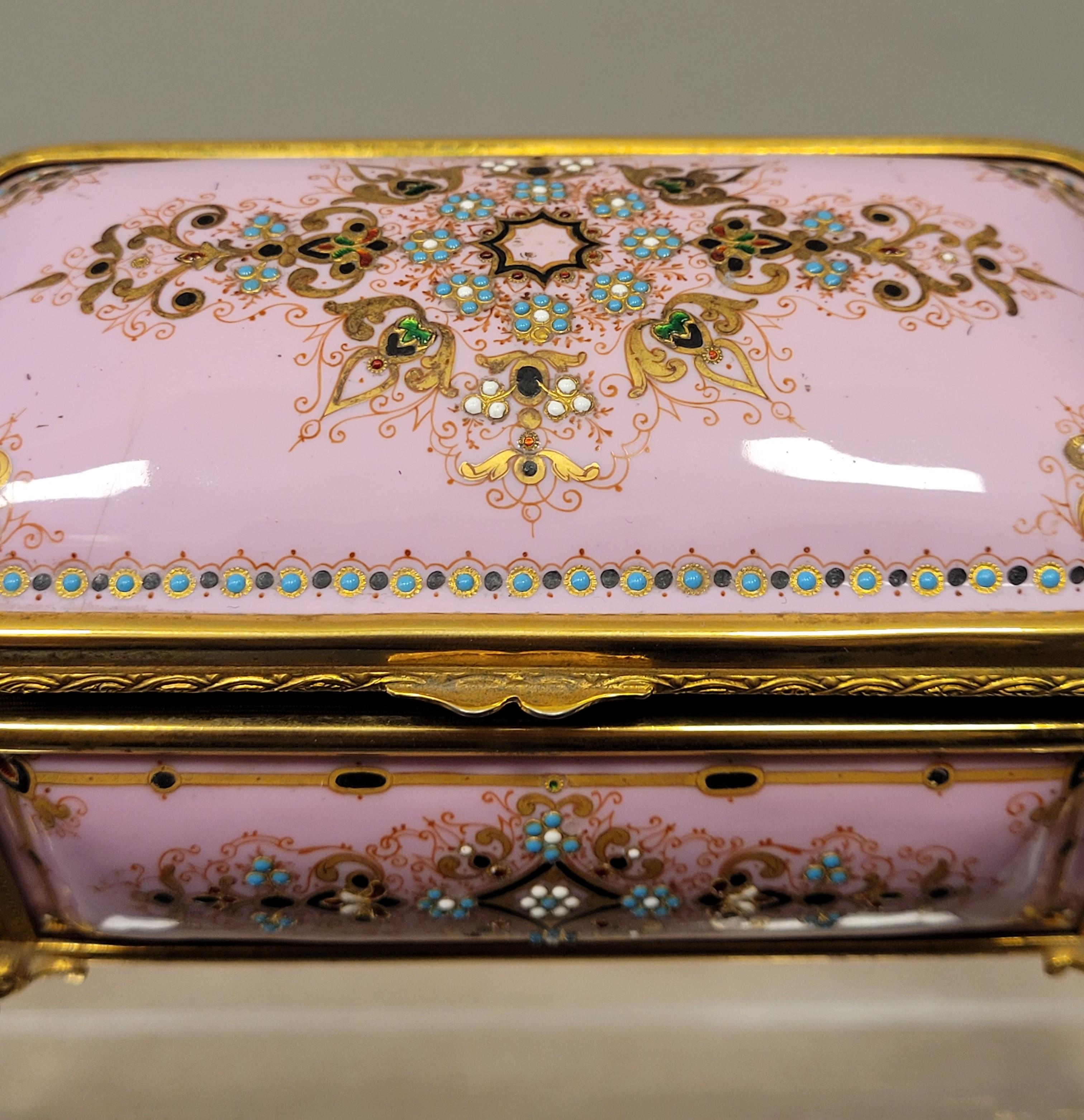 Napoleón III French Pink Enamel Jewelry Box, Ormolu 3