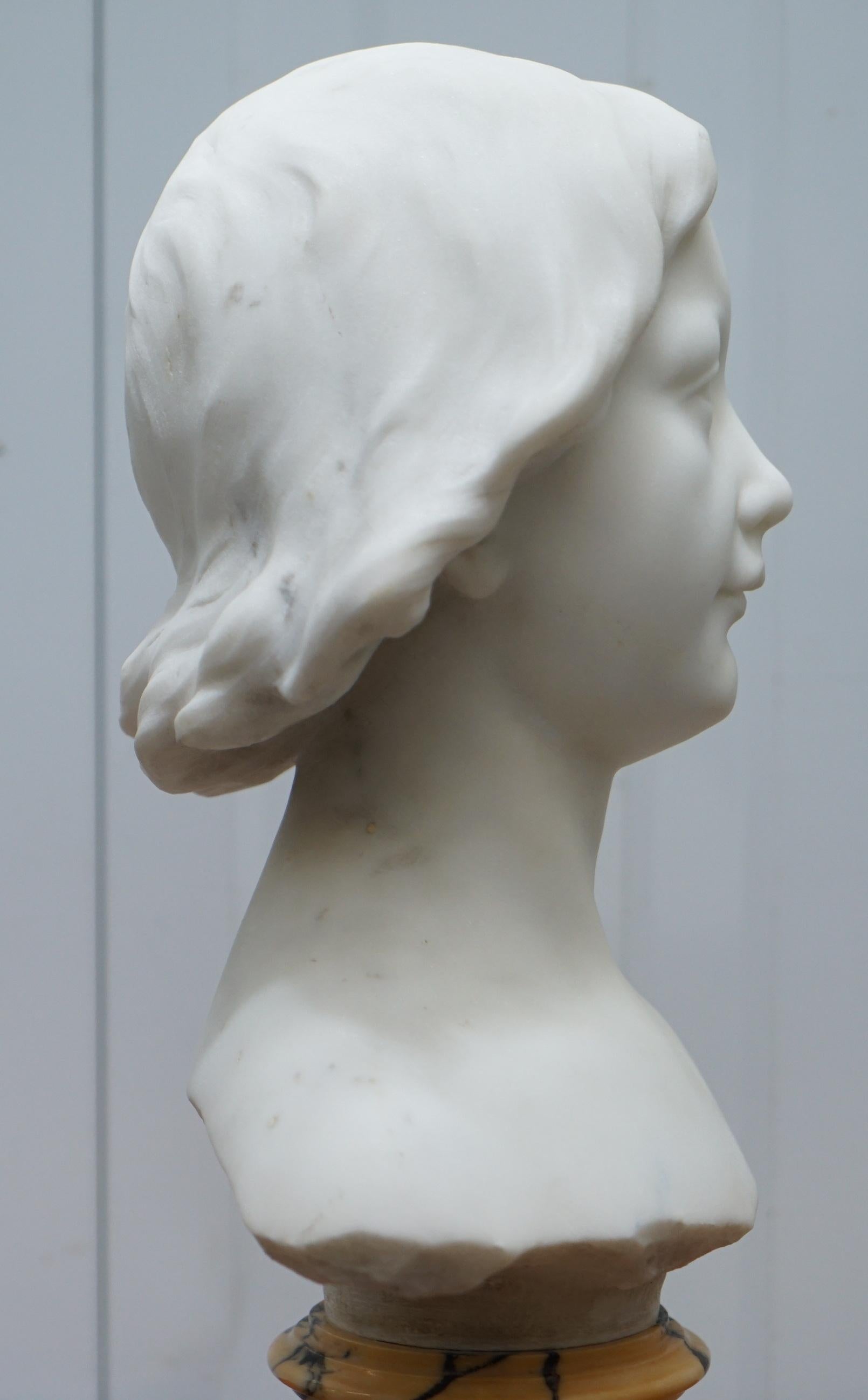 Buste en marbre massif français Napoléon III, signé par le sculpteur d'une belle femme en vente 6
