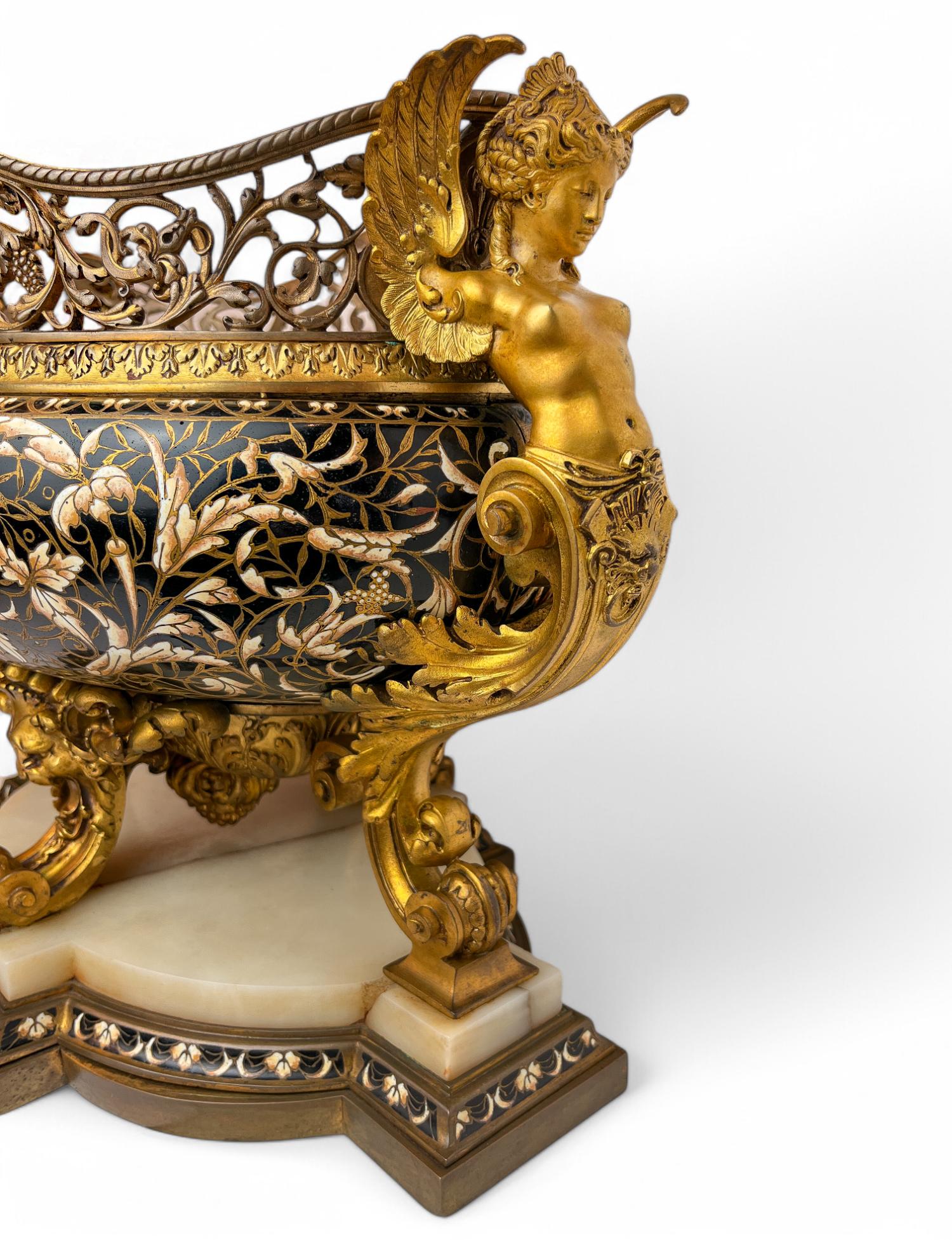 Jardinière Napoleone III in bronzo dorato e smalto cloisonné su base di onice bianco in vendita 1