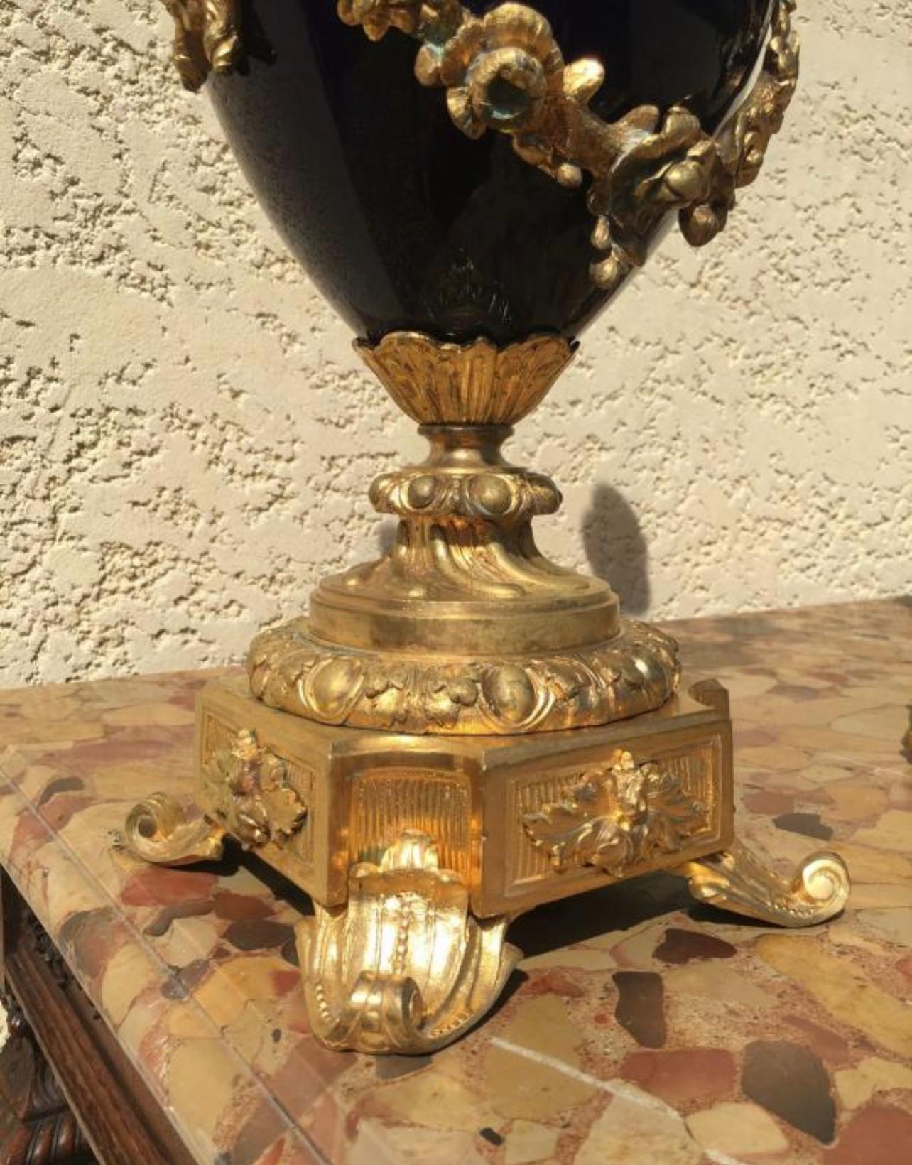 Napoleon III, Gilt Bronze and Porcelain Mantel Clock, 19th Century For Sale 6