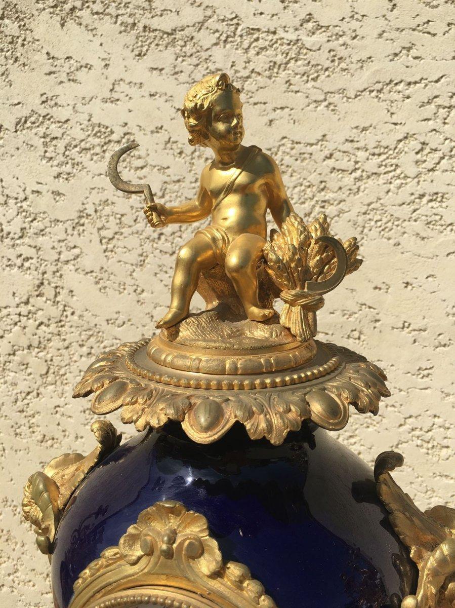 French Napoleon III, Gilt Bronze and Porcelain Mantel Clock, 19th Century For Sale