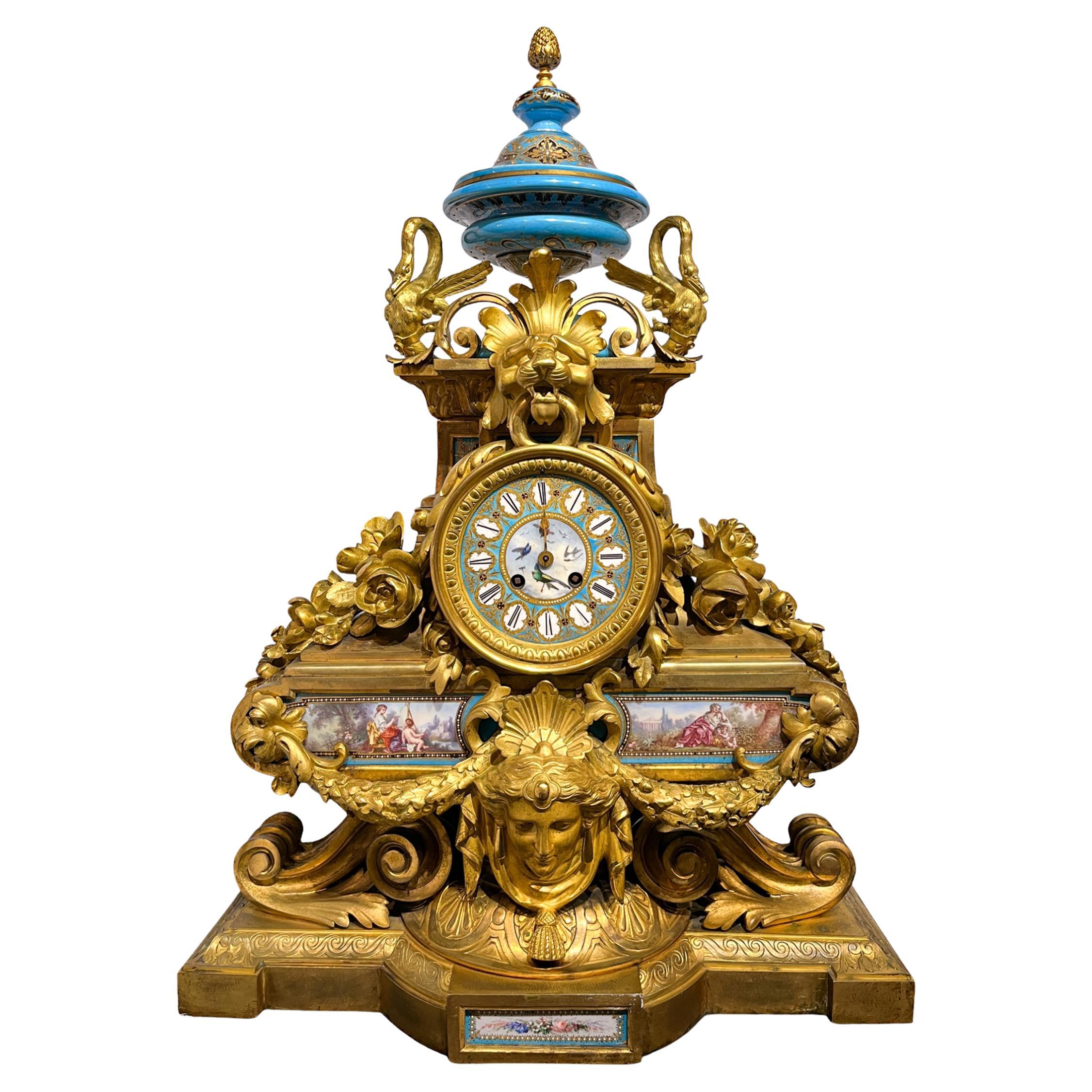 Napoléon III  Bronze doré et  Pendule de cheminée en porcelaine par Japy Frères