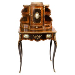 Bonheur du Jour de Louis Grade monté en bronze doré et porcelaine