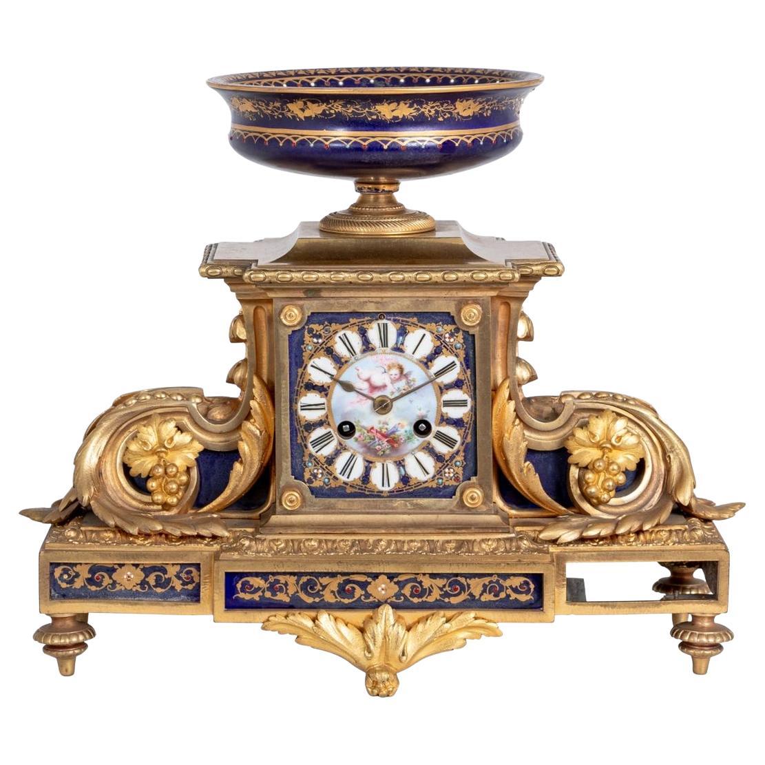 Napoleon-III-Uhr, vergoldete Bronze und Sèvres, montiert