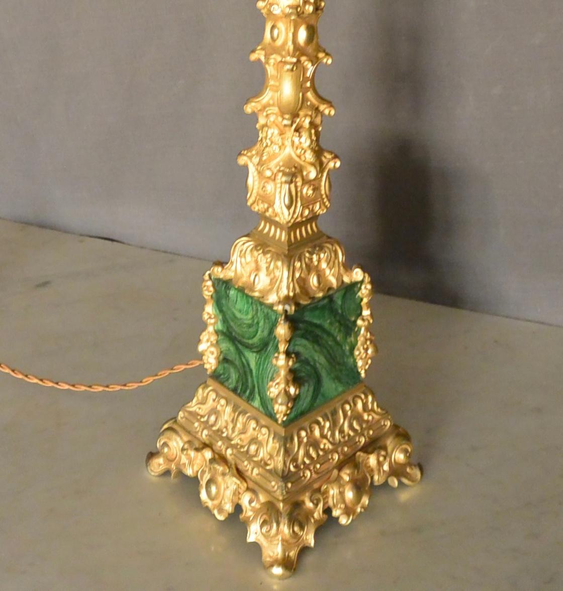 Lampe à colonne Napoléon III en bronze doré et malachite en vente 2