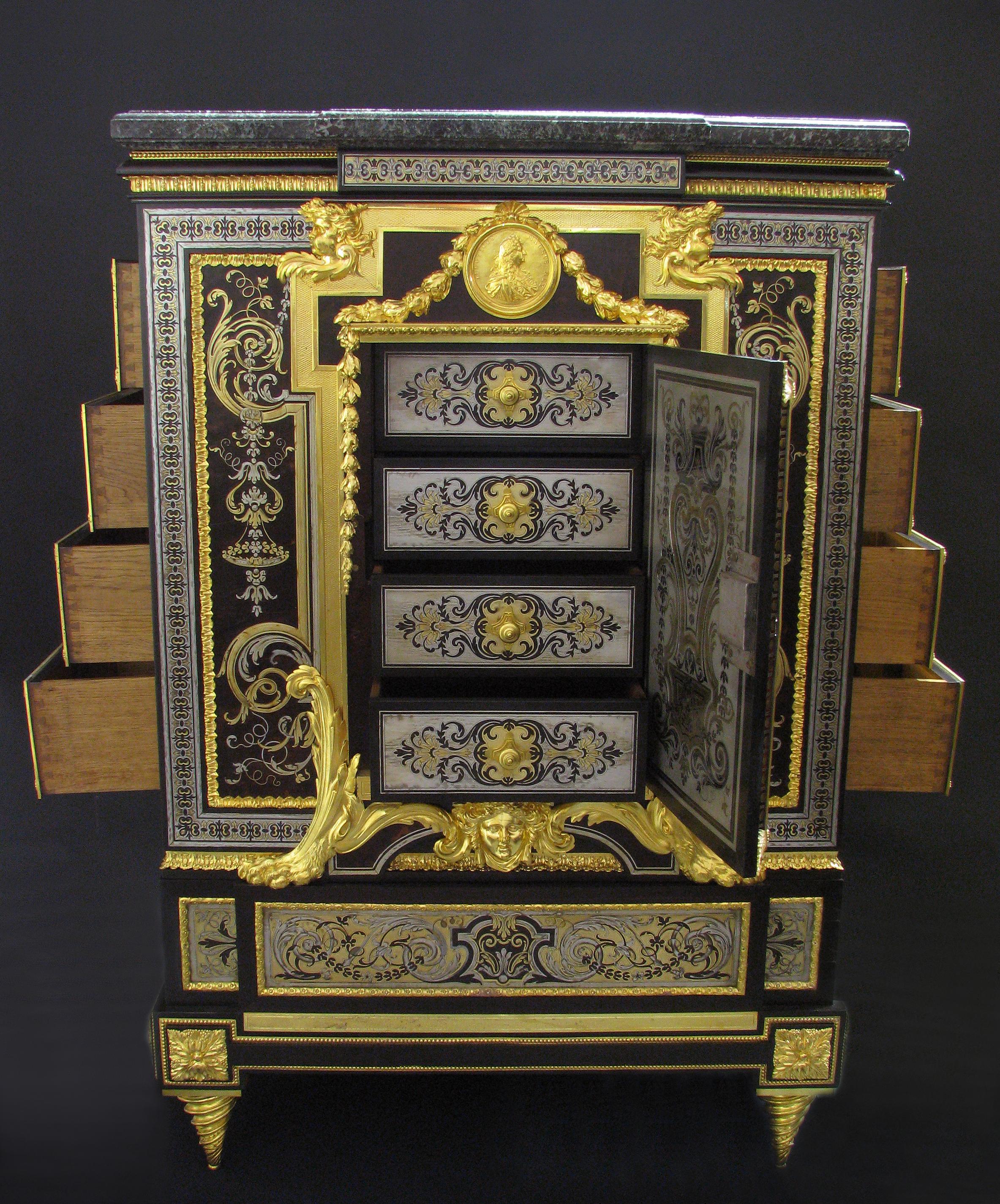 A fine napoléon III gilt bronze mounted engraved brass, pewter and tortoiseshell inlaid boulle style marquetry side cabinet

Attributed to Charles-Guilluame Winckelsen - After the model by André-Charles Boulle

Engraved brass, pewter, red and