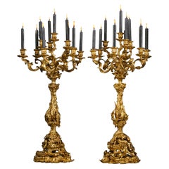 Candelabro de nueve luces de bronce dorado Napoleón III, emblemático de la caza