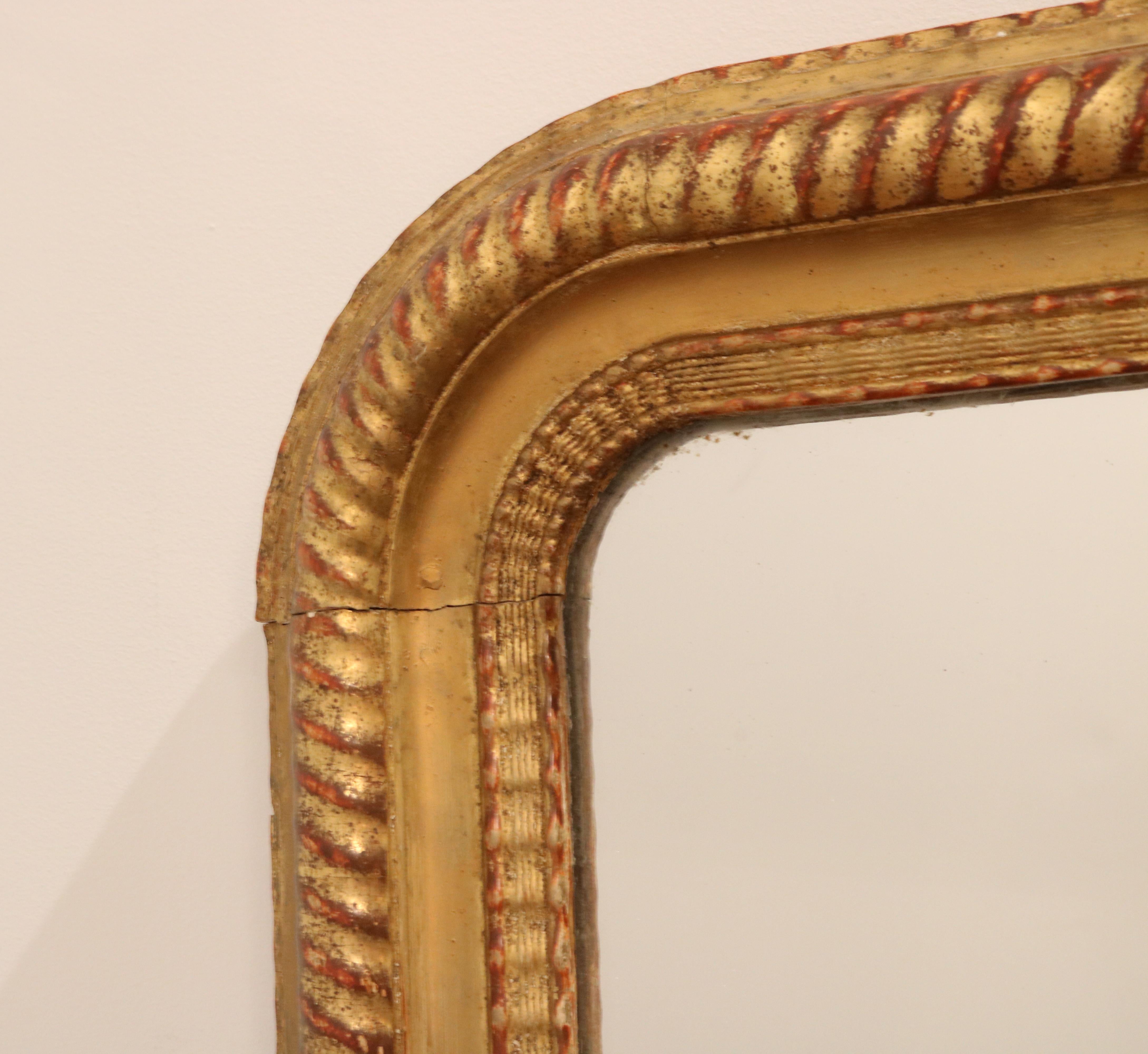 Specchio in legno dorato Napoleone III , Francia Fine XIX secolo In condizioni discrete in vendita a New York, NY