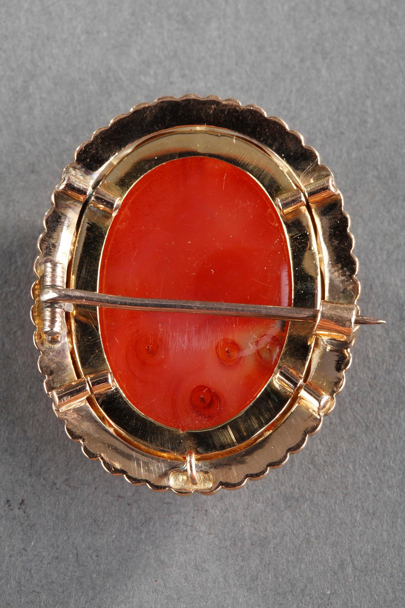 Napoleon III Gold-Mounted Agate Cameo Brooch, 19th Century 5
