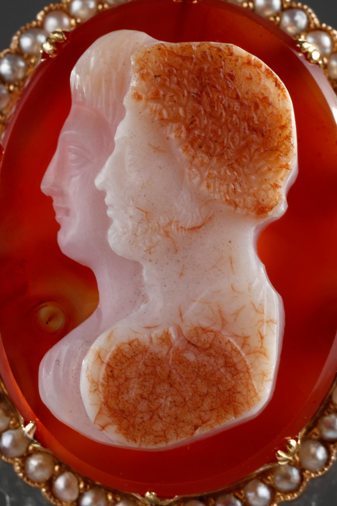 Napoleon III Gold-Mounted Agate Cameo Brooch, 19th Century In Good Condition In Paris, FR