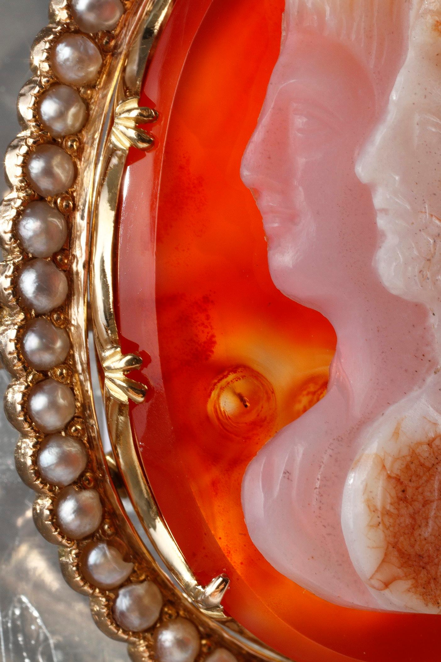 Napoleon III Gold-Mounted Agate Cameo Brooch, 19th Century 2