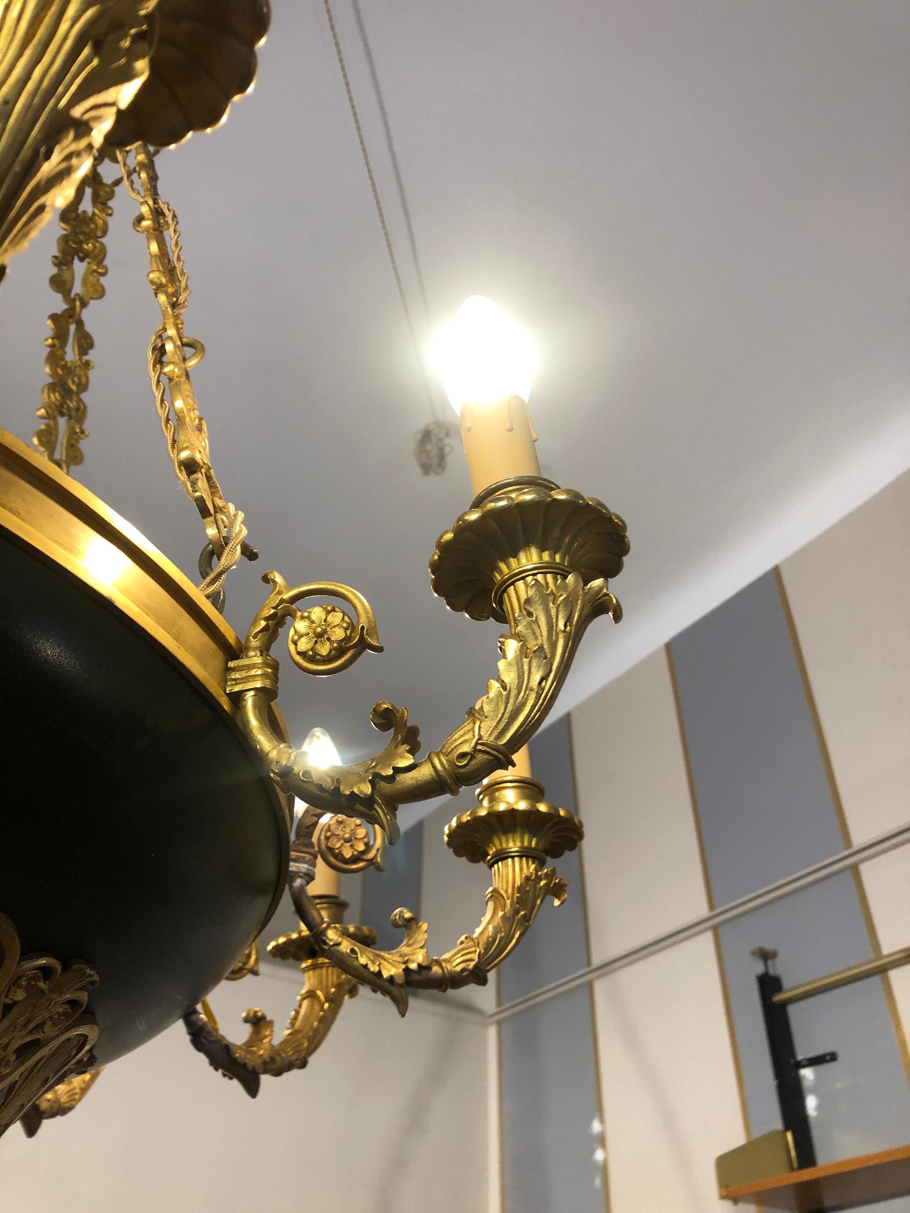 French Napoleon III Golden Bronze and Dark Green Lacquer Twelve-Light Chandelier For Sale