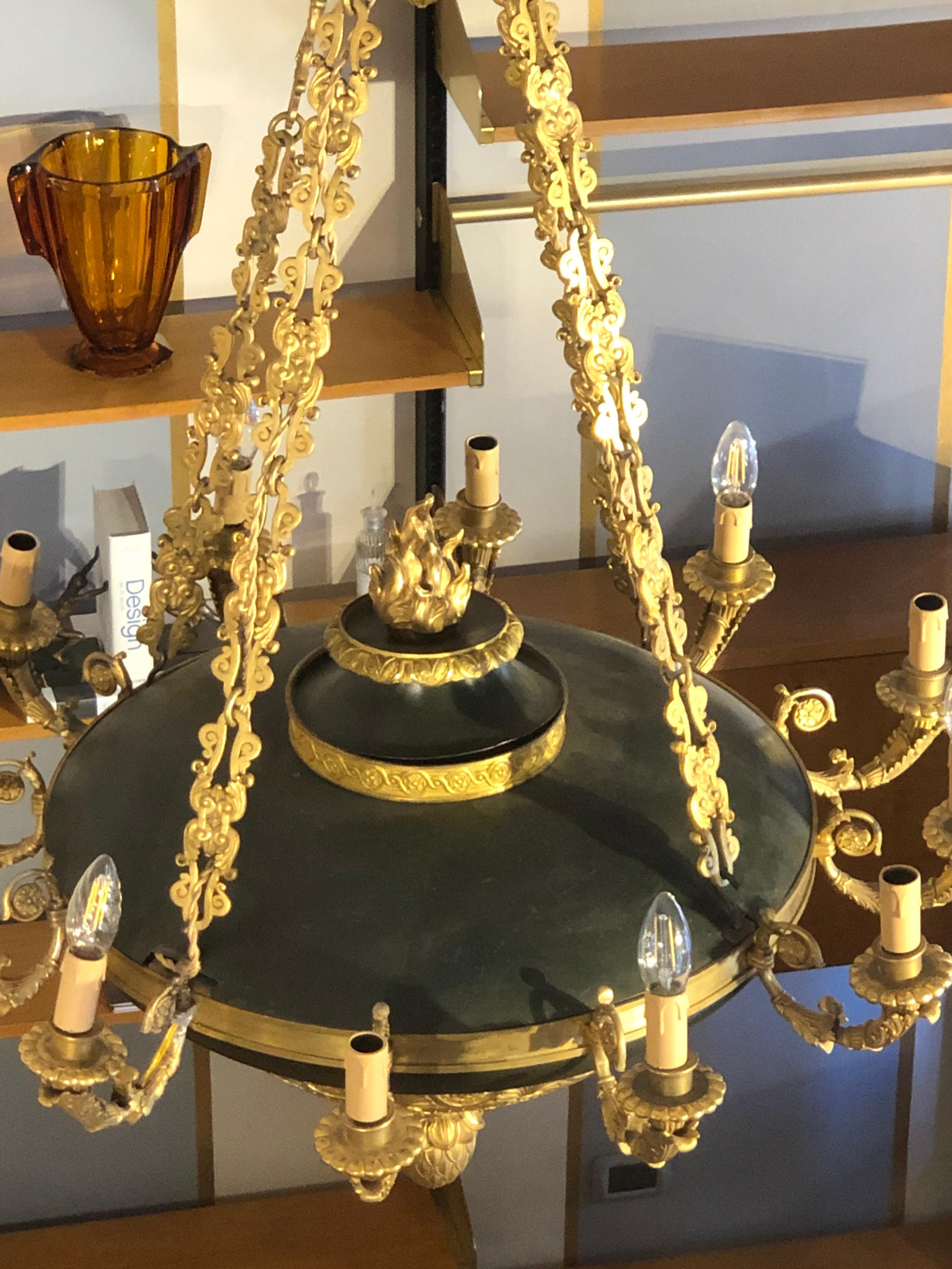 Napoleon III Golden Bronze and Dark Green Lacquer Twelve-Light Chandelier For Sale 2