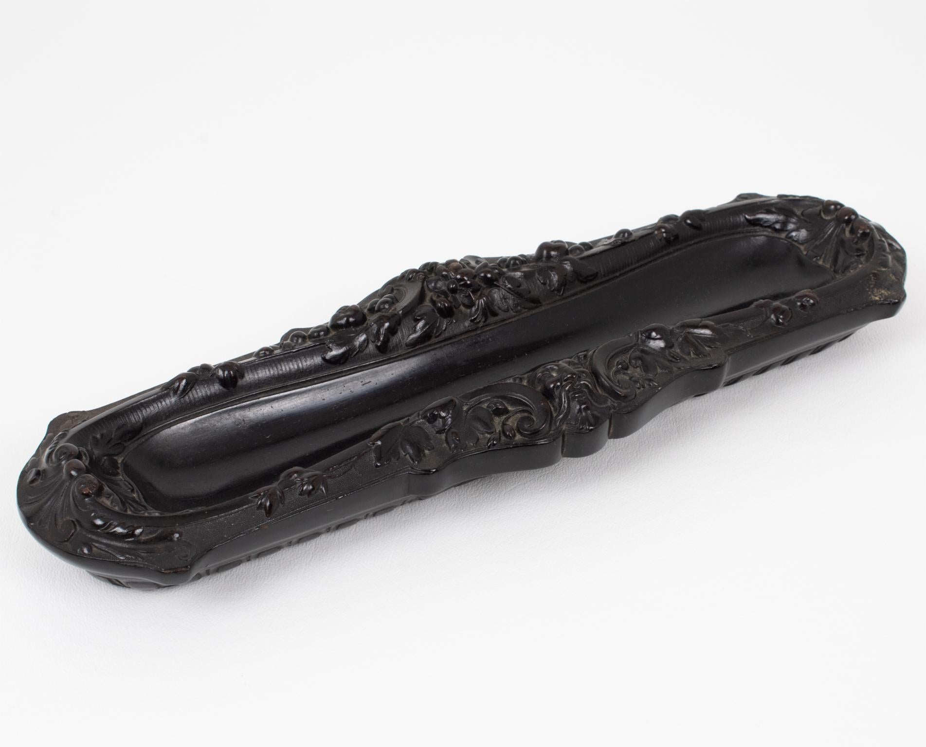 French Napoleon III Gutta Percha Desk Accessory Pen Holder, circa 1880 For Sale