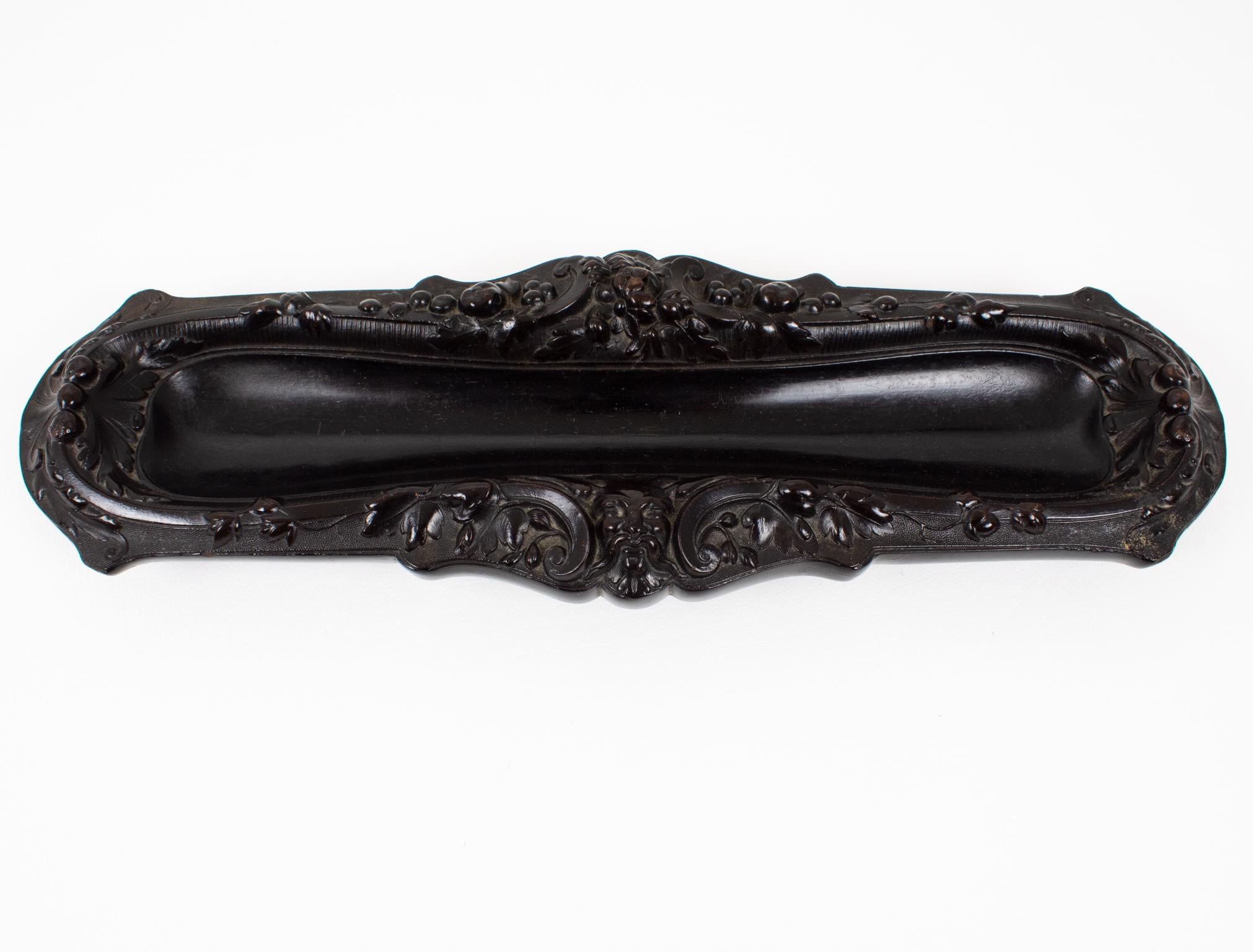 Late 19th Century Napoleon III Gutta Percha Desk Accessory Pen Holder, circa 1880 For Sale