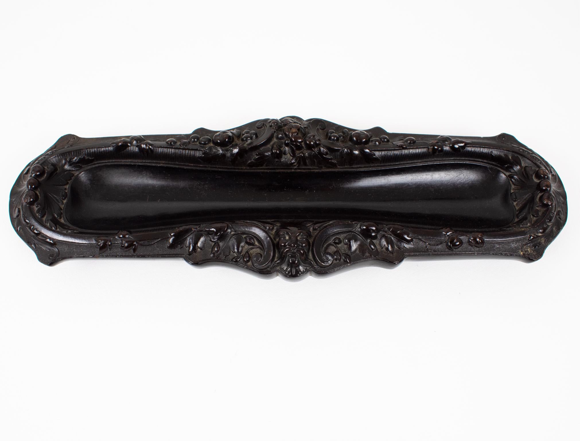 Porte-plume en gutta-percha Napoléon III, France vers 1880 Bon état - En vente à Atlanta, GA