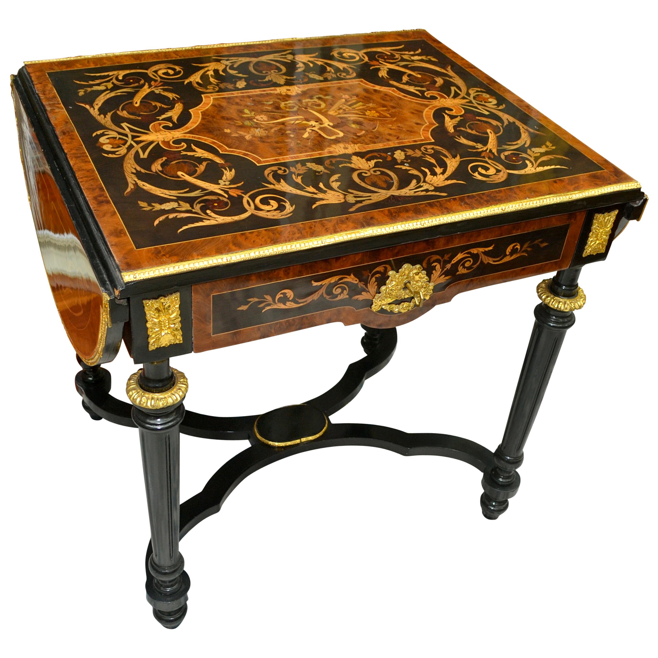 Napoleon III.-Tisch mit Intarsien aus Holz und vergoldeter Bronze und klappbaren Blättern