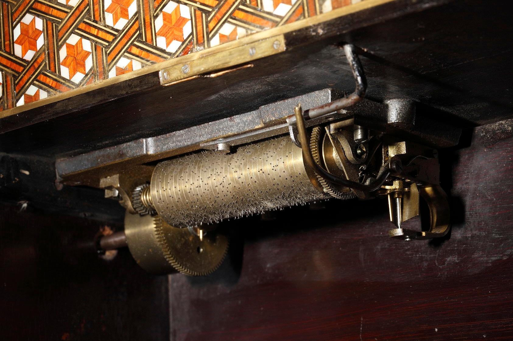 Napoleon III Inlaid Wood Marquetry Billet-Doux Cylinder Music Box 2