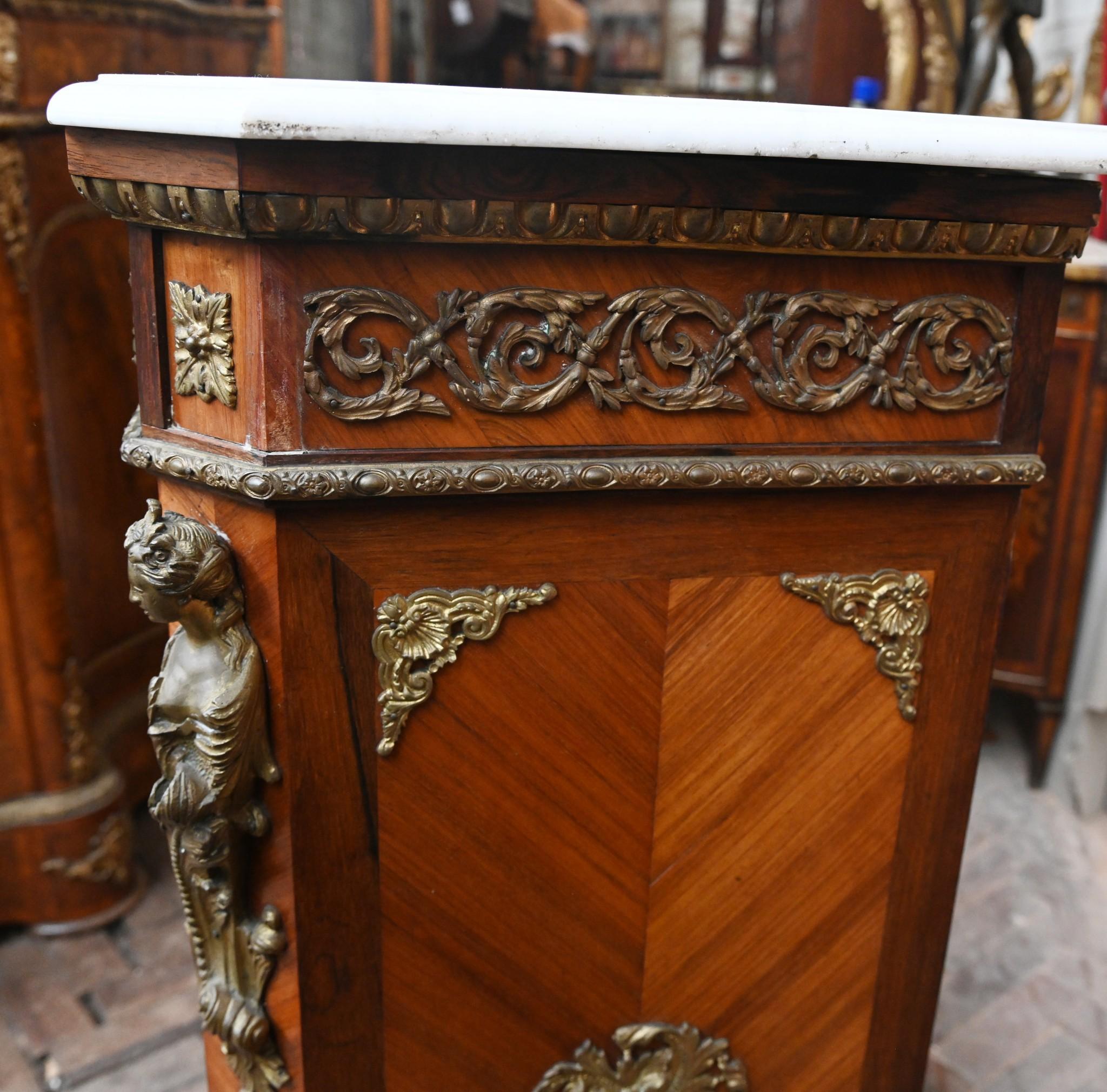 Gabinetto di Napoleone III in legno di rena Sèvres con placche 1860 In condizioni buone in vendita a Potters Bar, GB