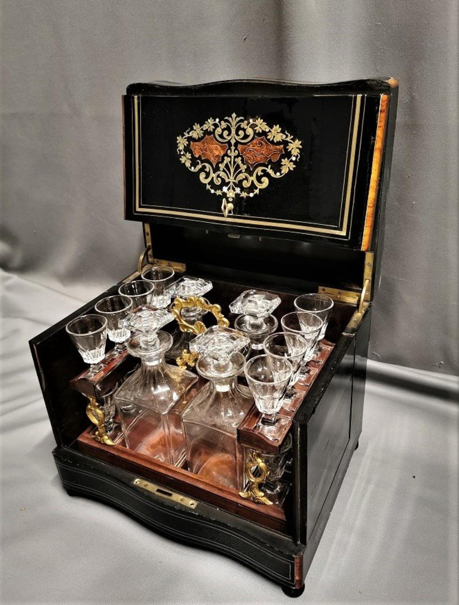 Napoleon III Liquor Cellar and Baccarat Crystal Set, France, 19th Century In Good Condition In Paris, FR