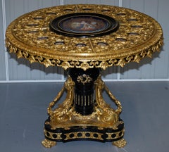 Table de centre de style Napoléon III Louis XVI en bronze doré & Plaque en porcelaine de Sèvres