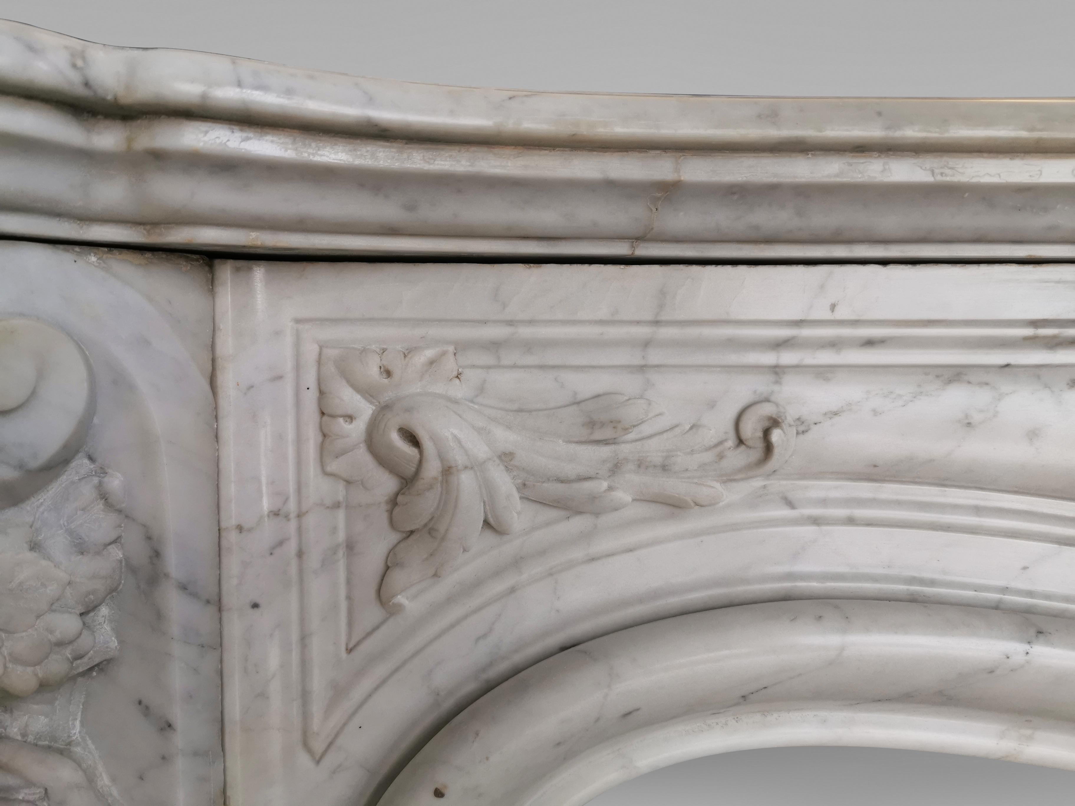 Napoleon III Marble Fireplace with Caryatids, Unique Creation, 1880 In Good Condition For Sale In SAINT-OUEN-SUR-SEINE, FR