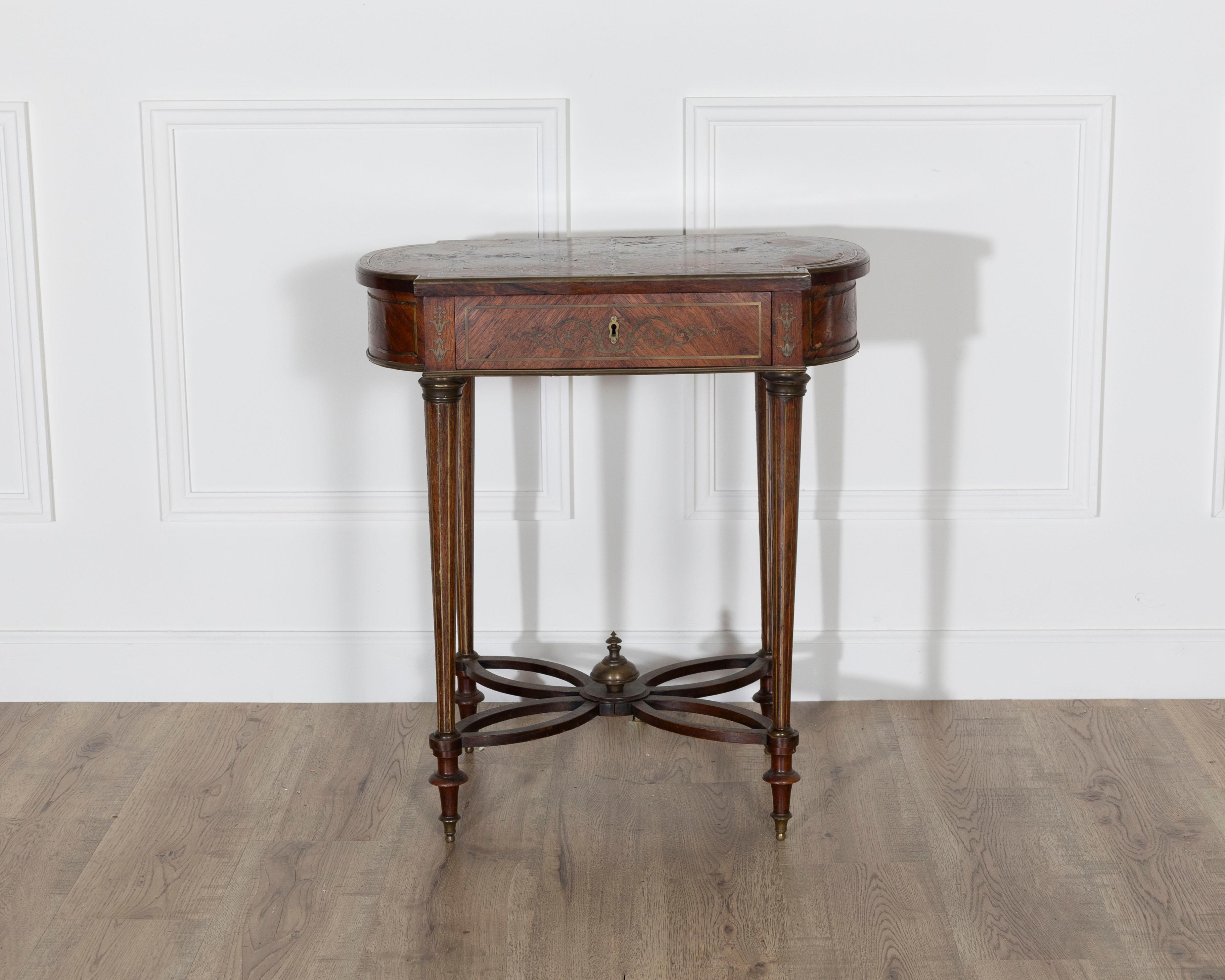 Table d'appoint en marqueterie Napoléon III, France, vers 1870 en vente 3
