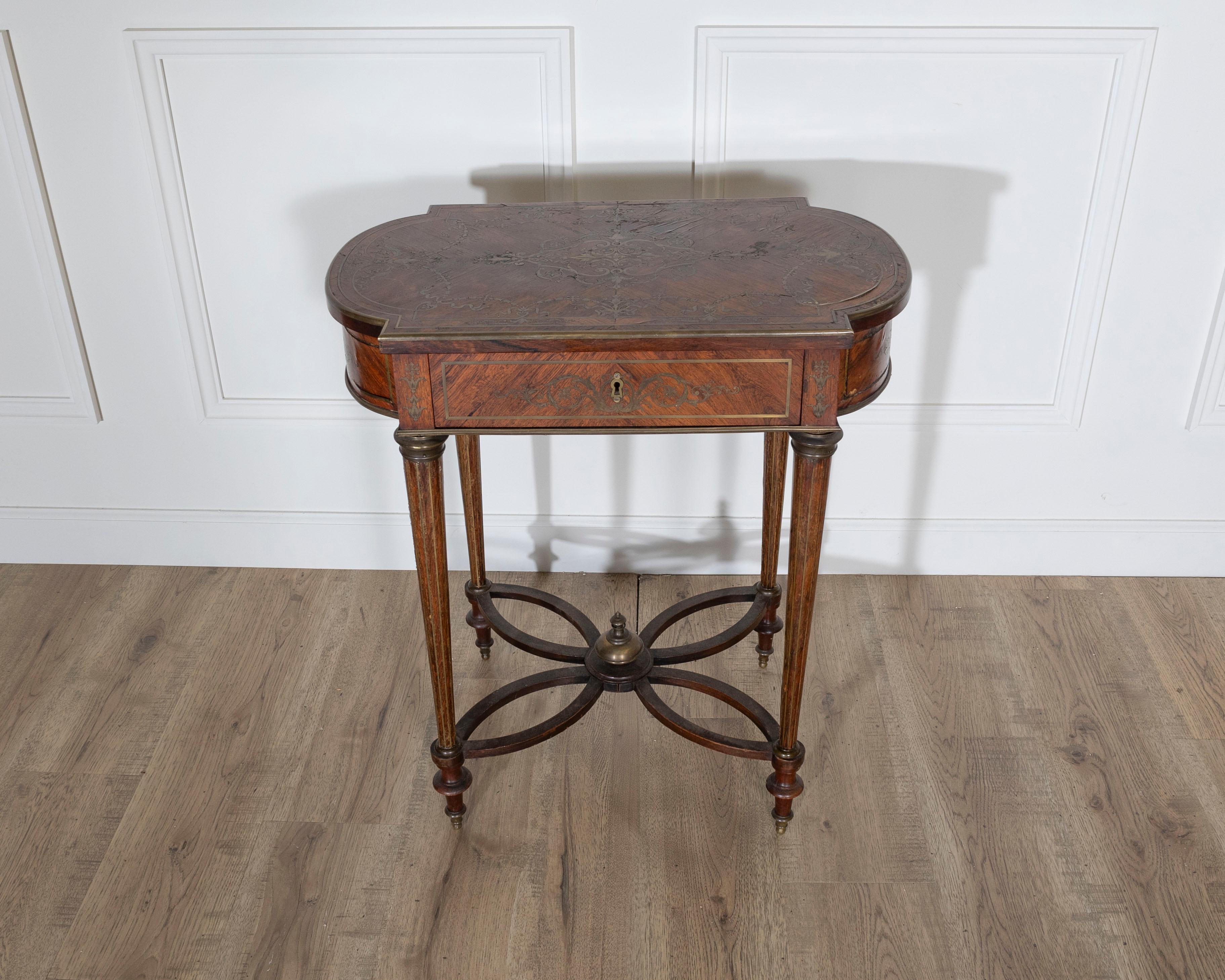 Table d'appoint en marqueterie Napoléon III, France, vers 1870 en vente 4