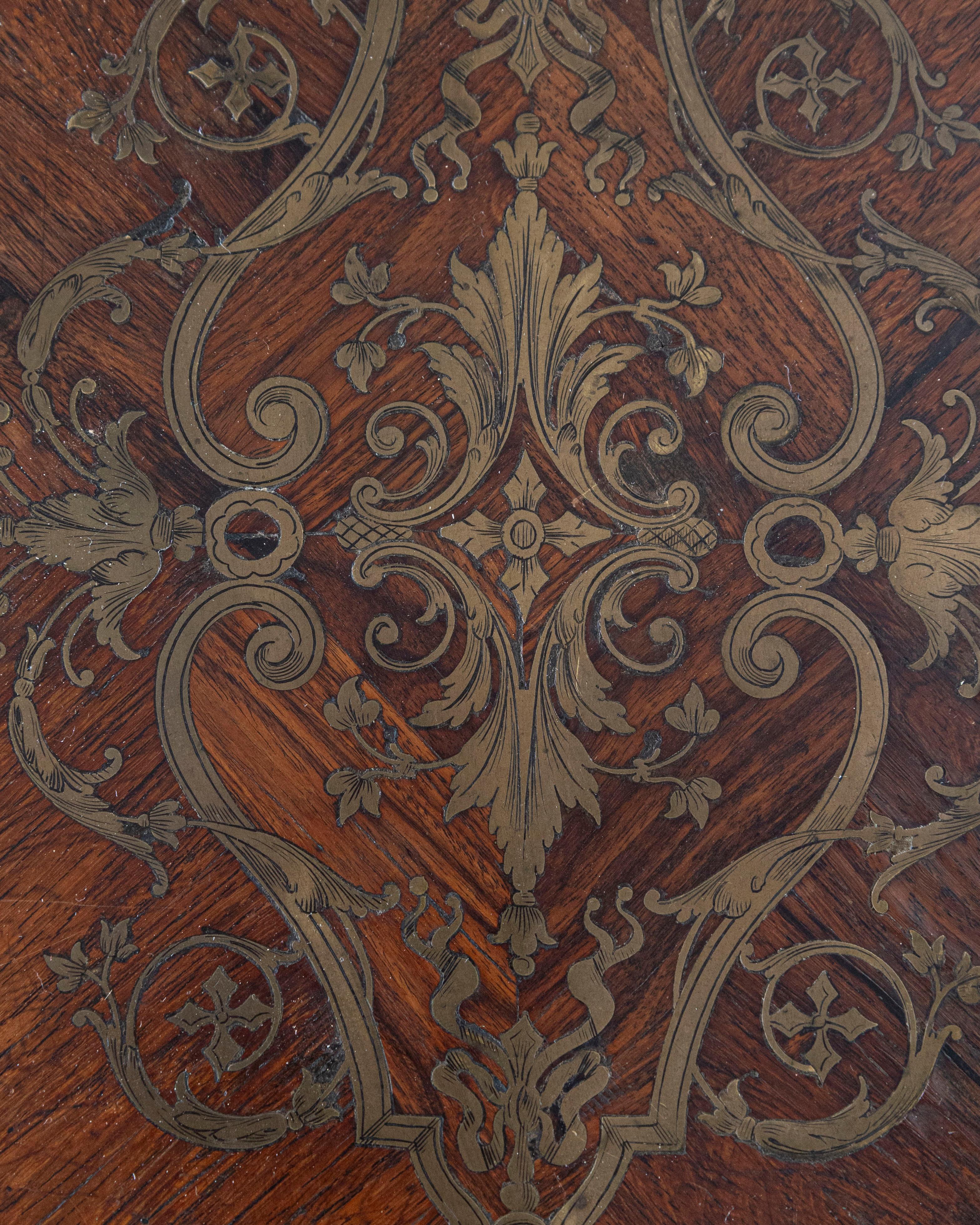 Table d'appoint en marqueterie Napoléon III, France, vers 1870 en vente 6