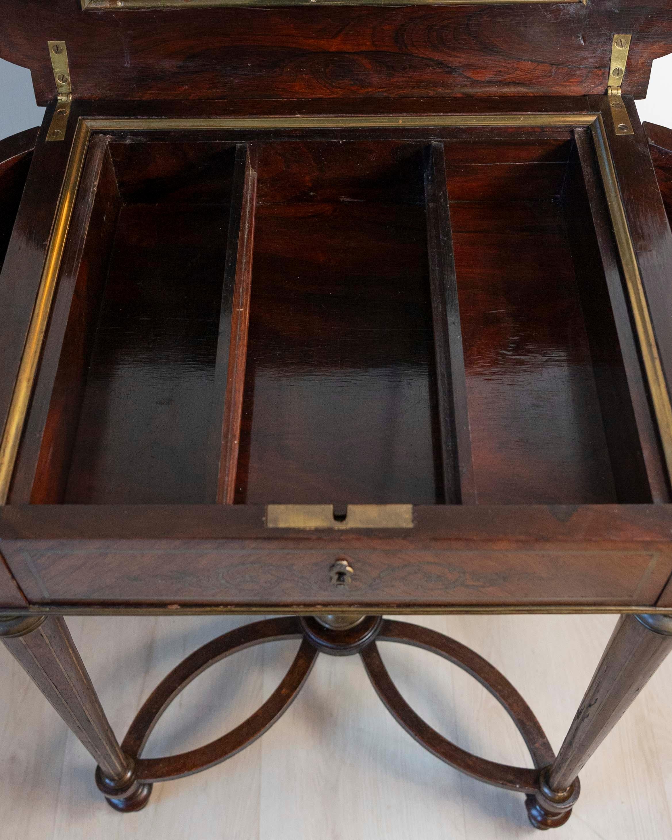 Table d'appoint en marqueterie Napoléon III, France, vers 1870 en vente 2