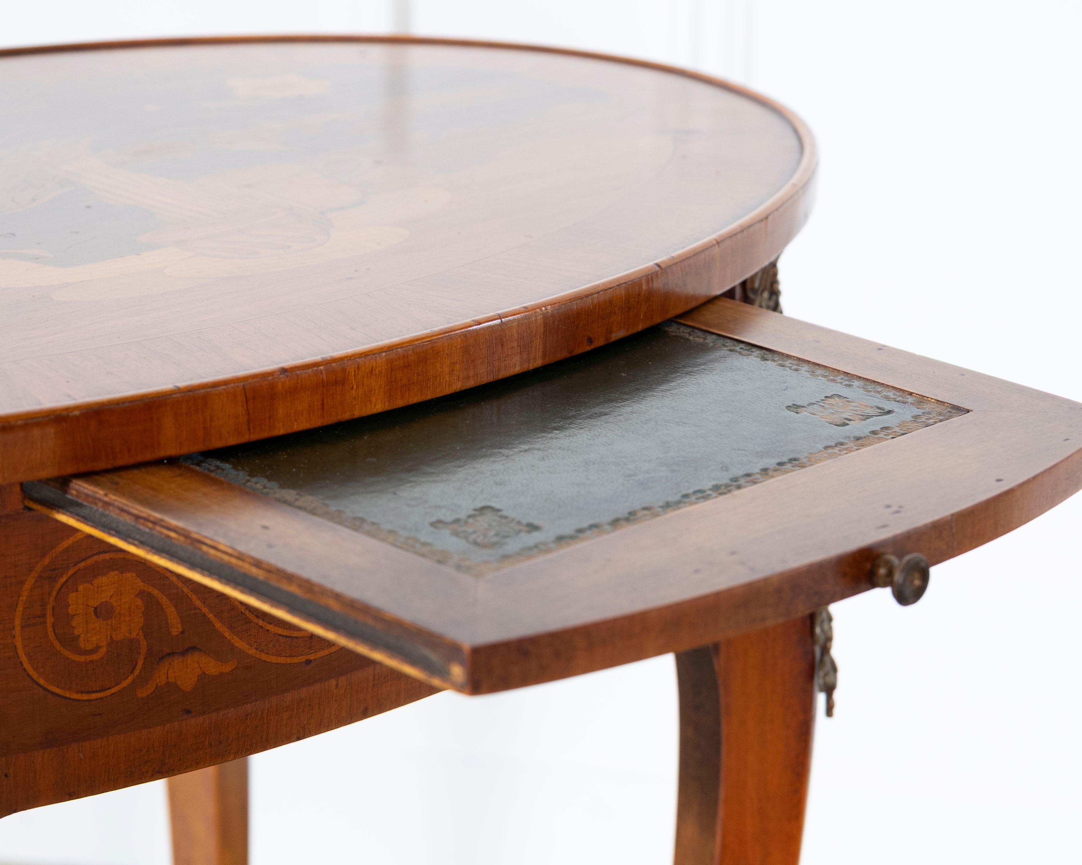 Table d'appoint en marqueterie Napoléon III avec incrustation florale, France, fin du XIXe siècle en vente 7