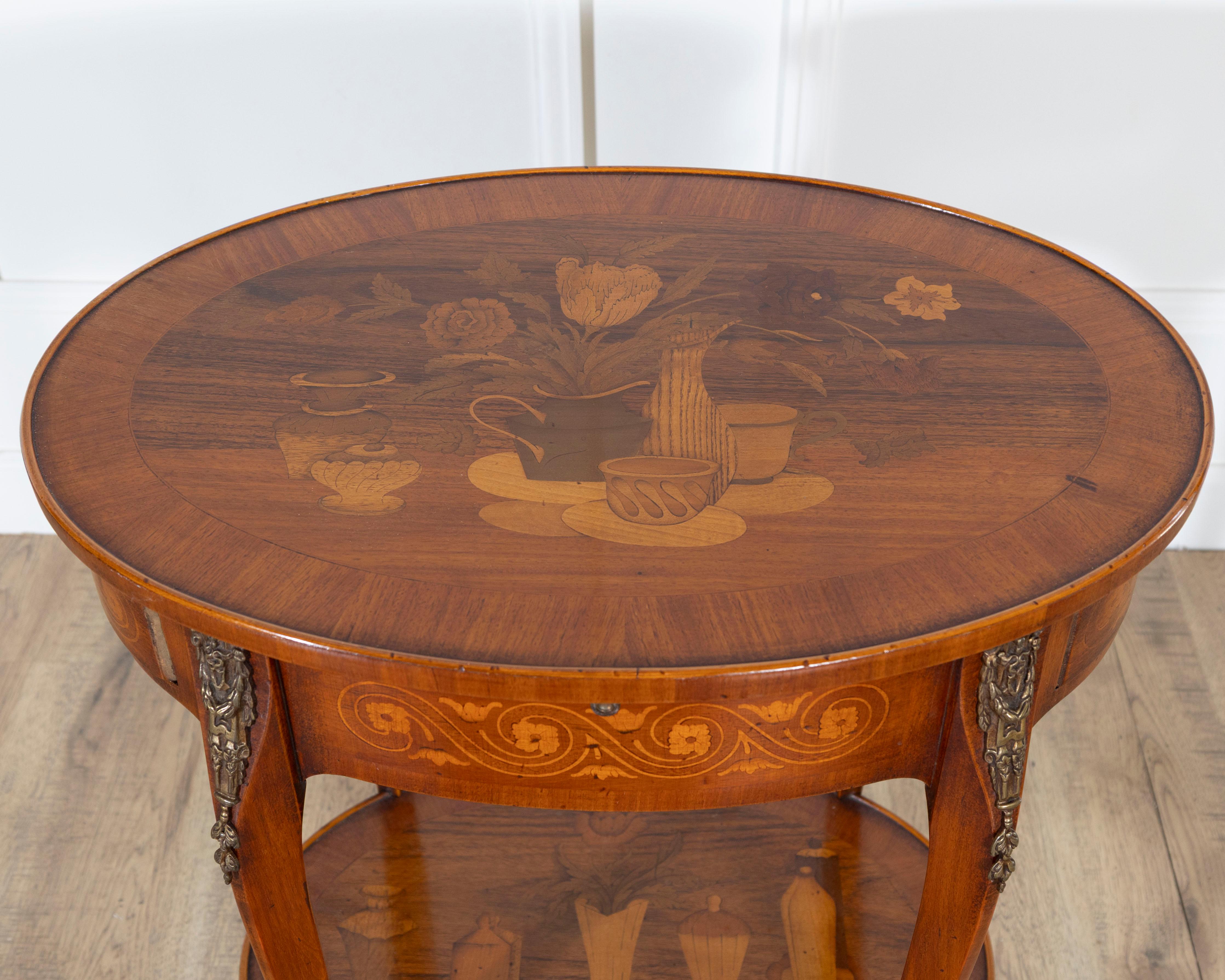 Table d'appoint en marqueterie Napoléon III avec incrustation florale, France, fin du XIXe siècle en vente 9