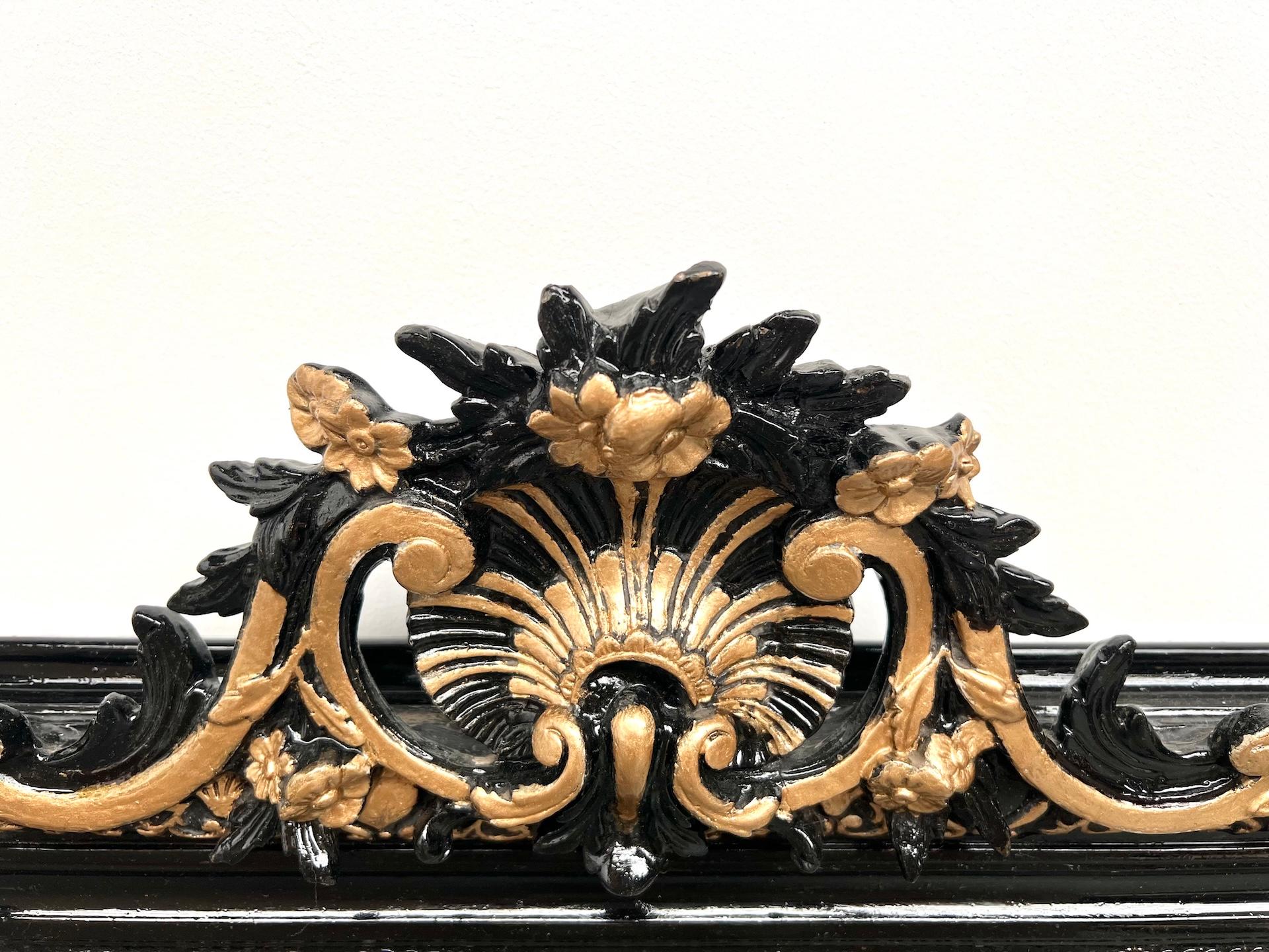 Napoleon III mirror, circa 1880, with its original mercury glass For Sale 4