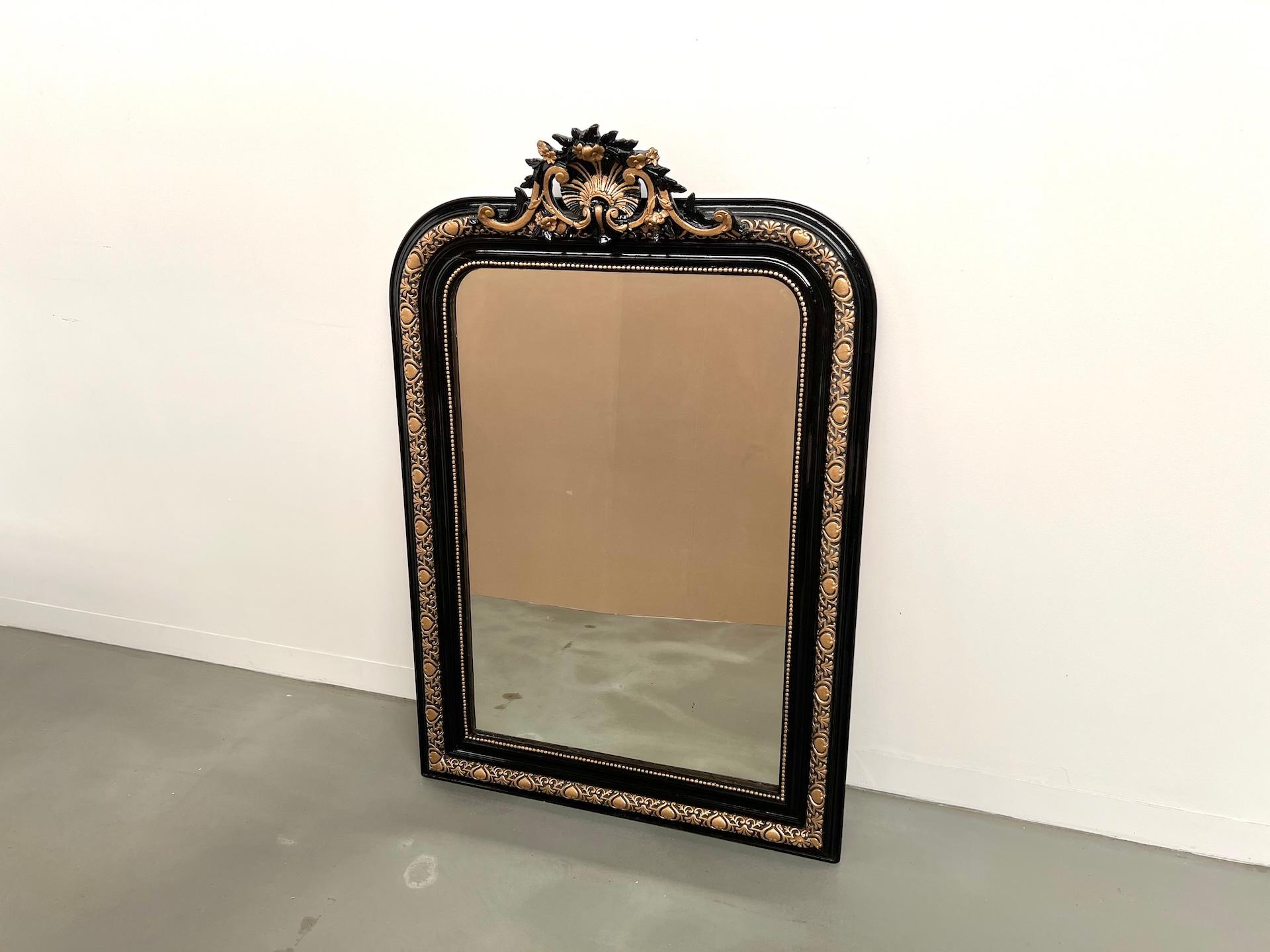 Napoleon III mirror, circa 1880, with its original mercury glass For Sale 9