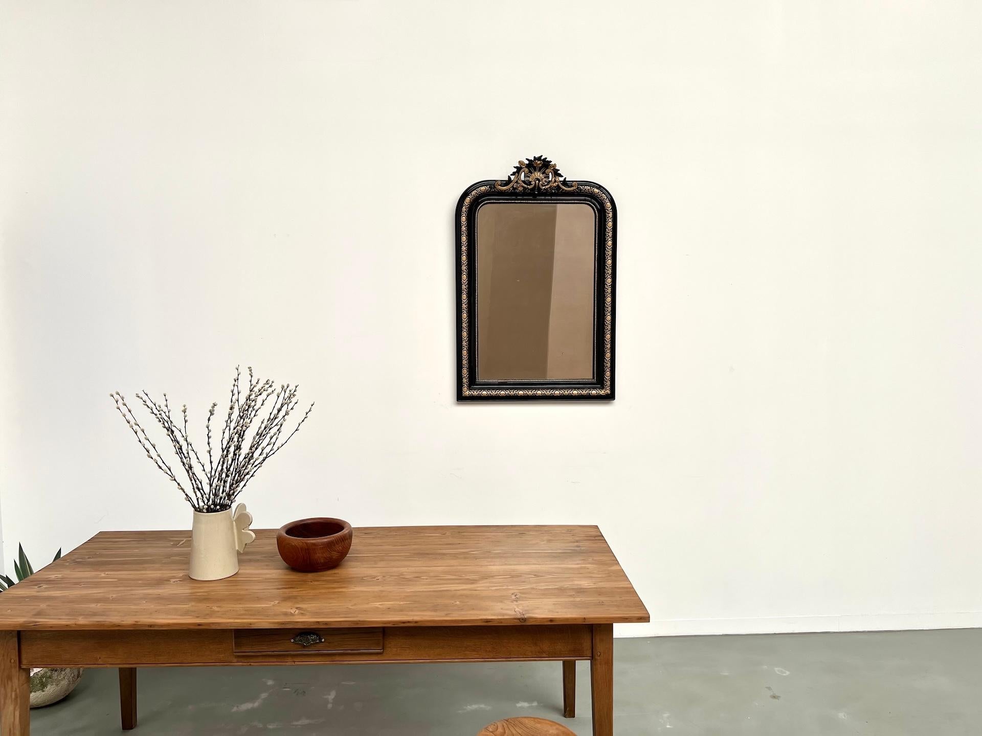 Napoleon III mirror, circa 1880, with its original mercury glass In Good Condition For Sale In LYON, FR
