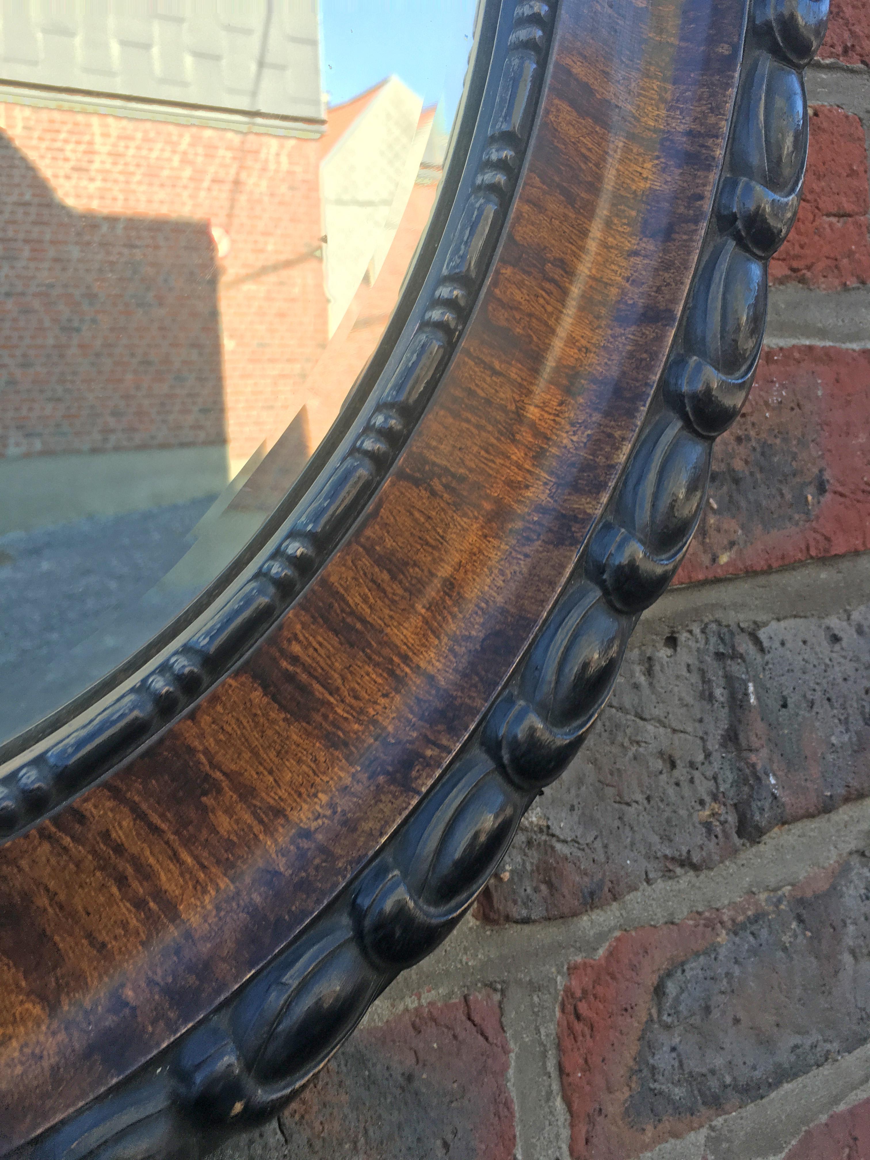 XIXe siècle Miroir Napoléon III:: en bois plaqué et peint:: cadre en pin:: miroir biseauté en vente